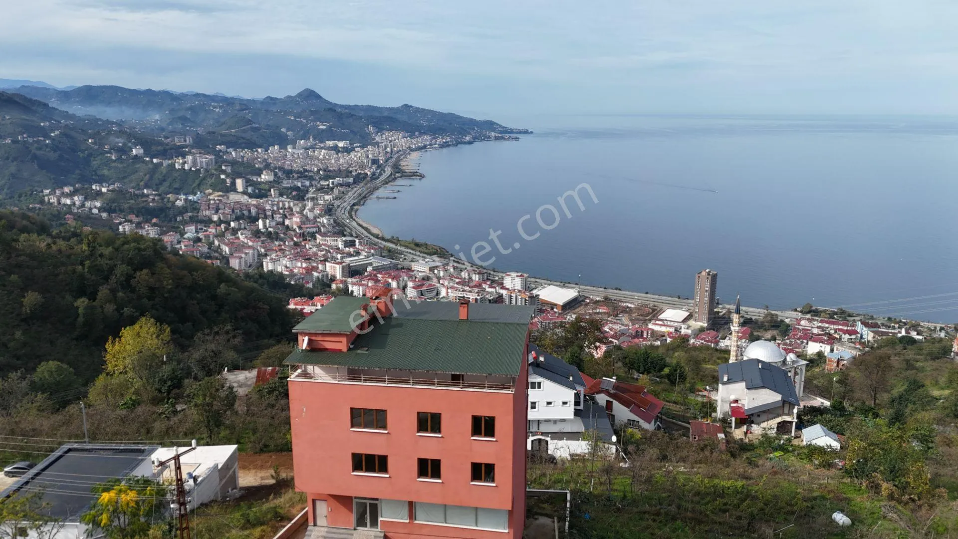 Altın Emlak Giresun'dan Seldeğirmeninde Deniz Ve Doğa Manzaralı Satılık Bina