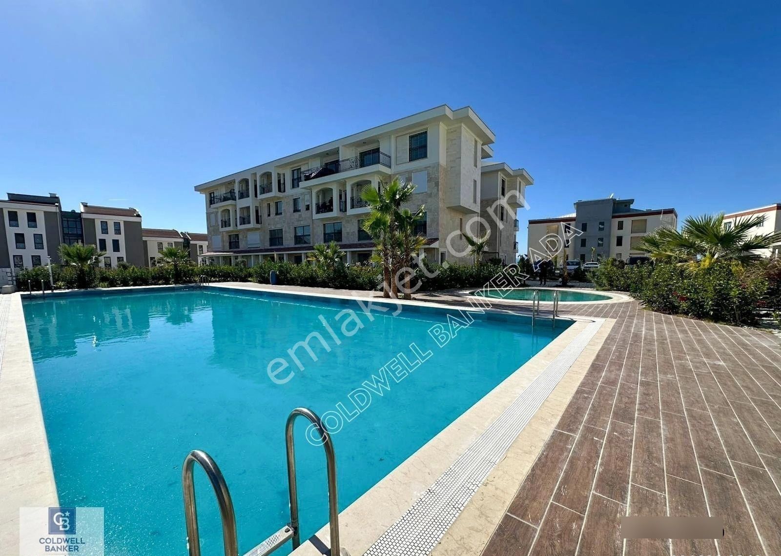 Kuşadası Değirmenderede Bahçeli, Havuzlu Sitede Kiralık Daire - Görsel 11