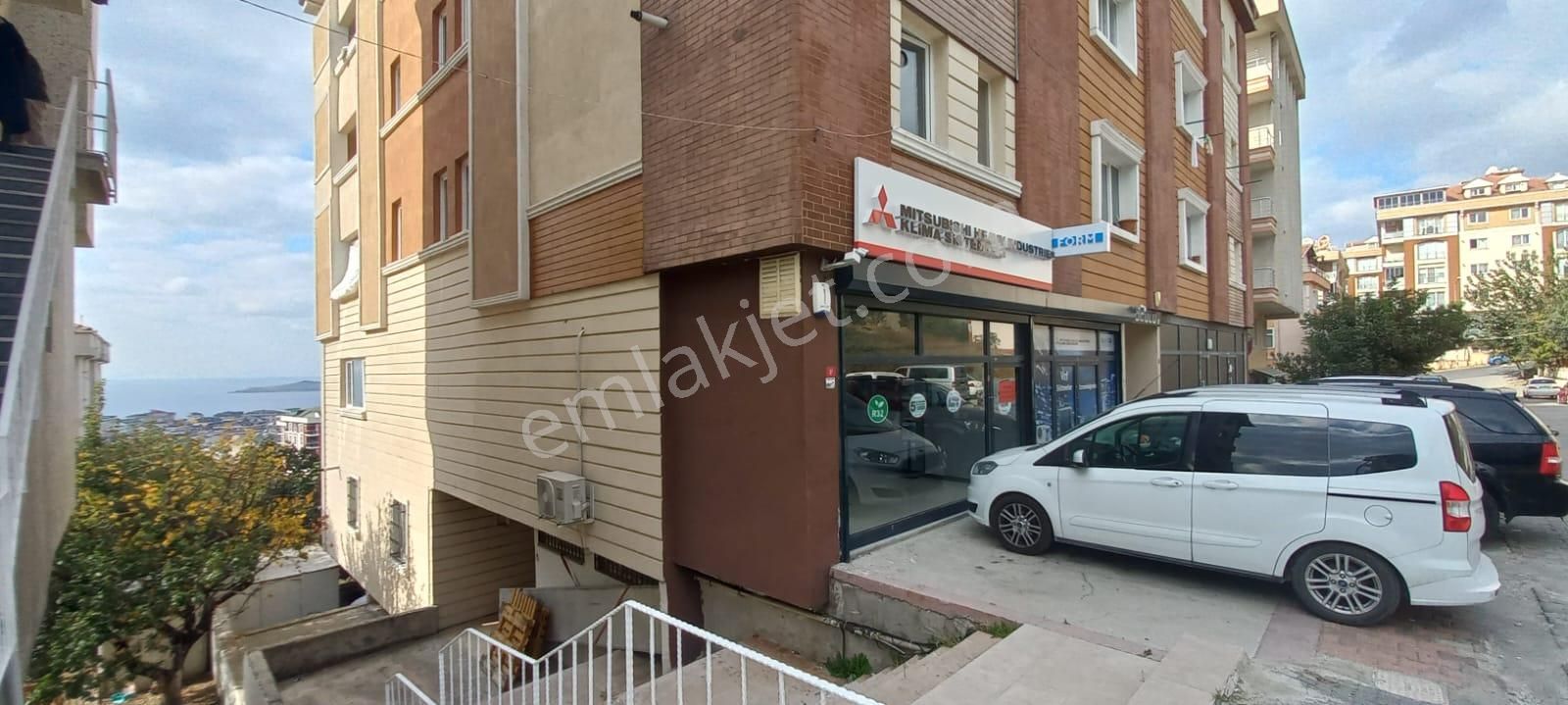 Büyükçekmece Gürpınar Deniz Manzaralı Arsa Parasına Komple Satılık Bina - Görsel 4