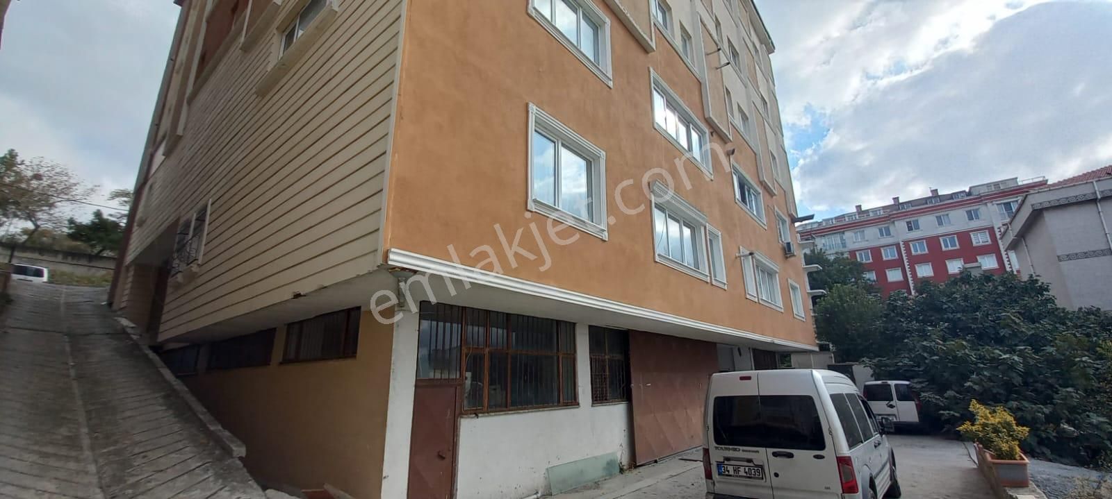 Büyükçekmece Gürpınar Deniz Manzaralı Arsa Parasına Komple Satılık Bina - Görsel 7