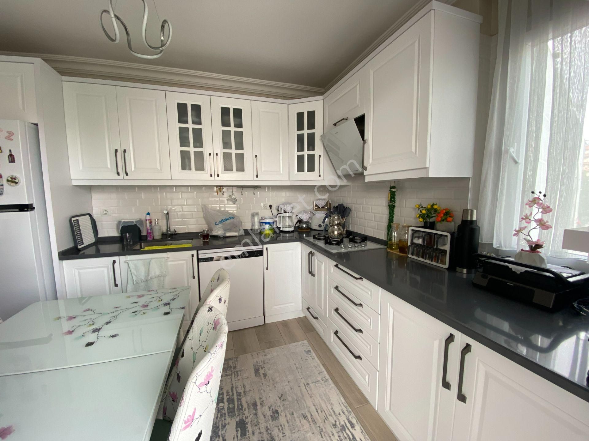 Namık Kemal İlkokulu Civarında Satılık 3+1 Daire - Görsel 3