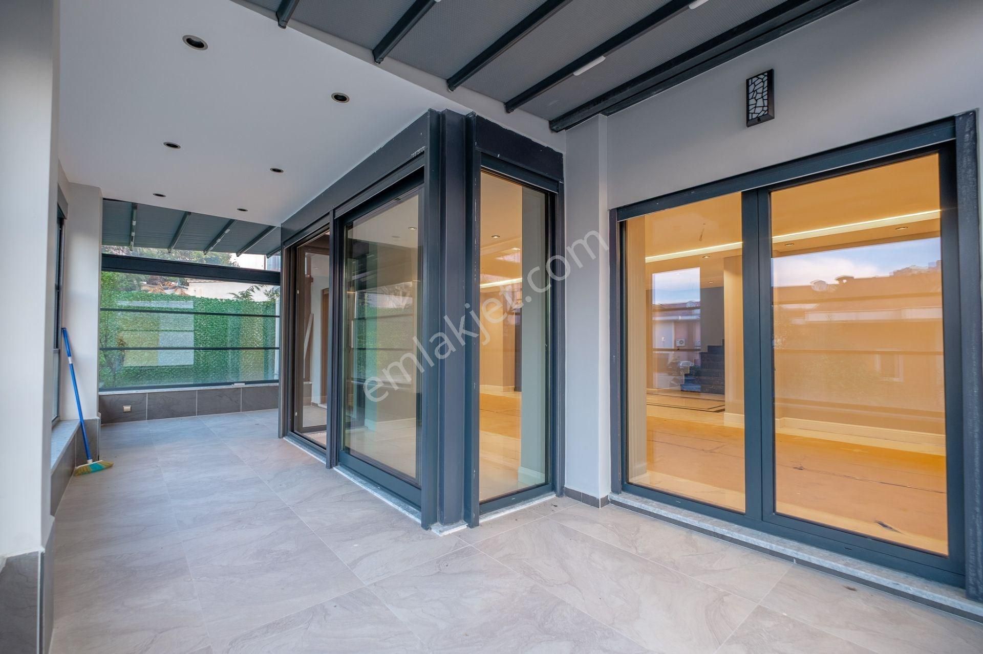 Başakşehir 4 Etap Tadilatlı Satılık Müstakil Villa - Görsel 17