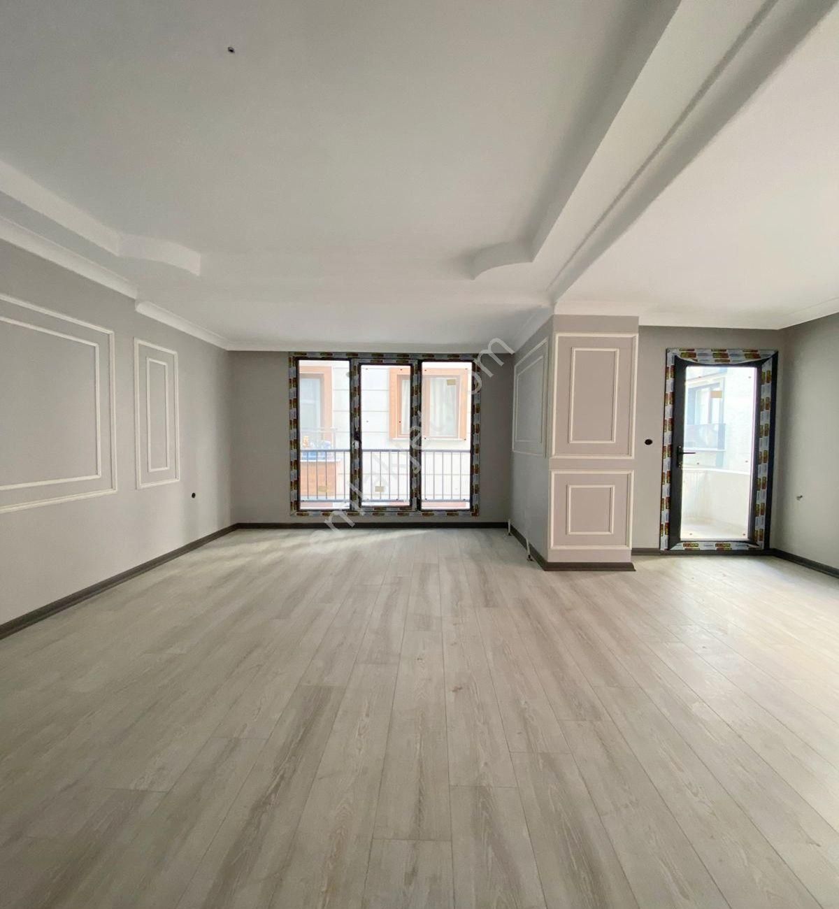 Avcılar Merkezde 3+1 Sıfır Otoparklı Satılık Daire