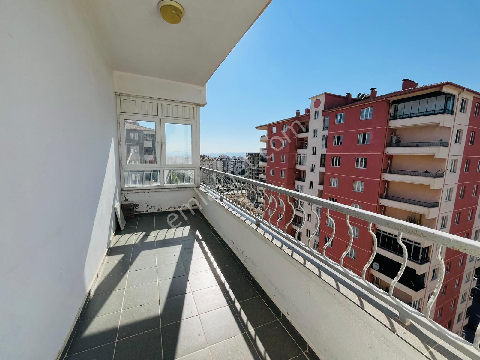 Elisa Gyo//ildem 5 Tramvay Yakını Durukent Sitesi 3+1 Ara Kat Kombili Satılık Fırsat Dairesi - Görsel 4