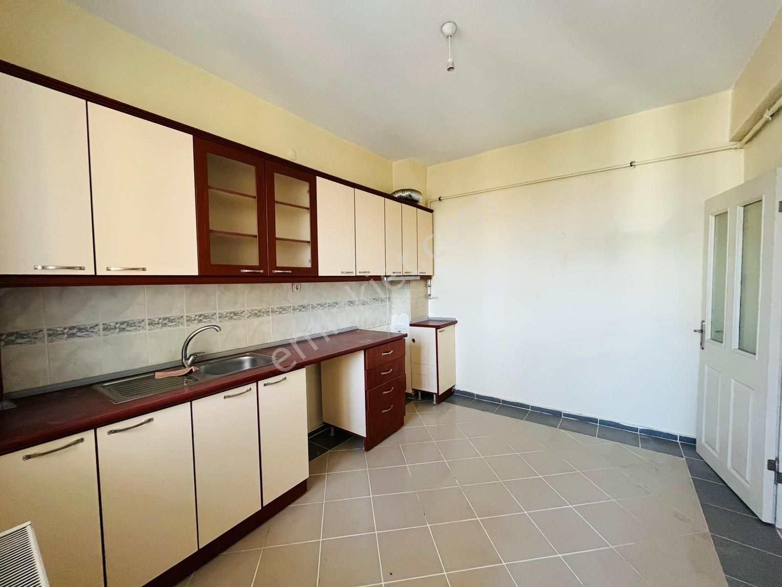 Elisa Gyo//ildem 5 Tramvay Yakını Durukent Sitesi 3+1 Ara Kat Kombili Satılık Fırsat Dairesi - Görsel 12