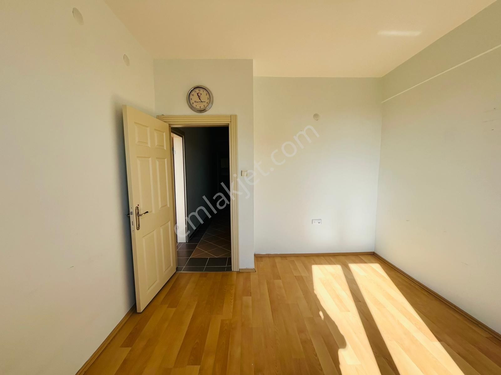 Elisa Gyo//ildem 5 Tramvay Yakını Durukent Sitesi 3+1 Ara Kat Kombili Satılık Fırsat Dairesi - Görsel 7