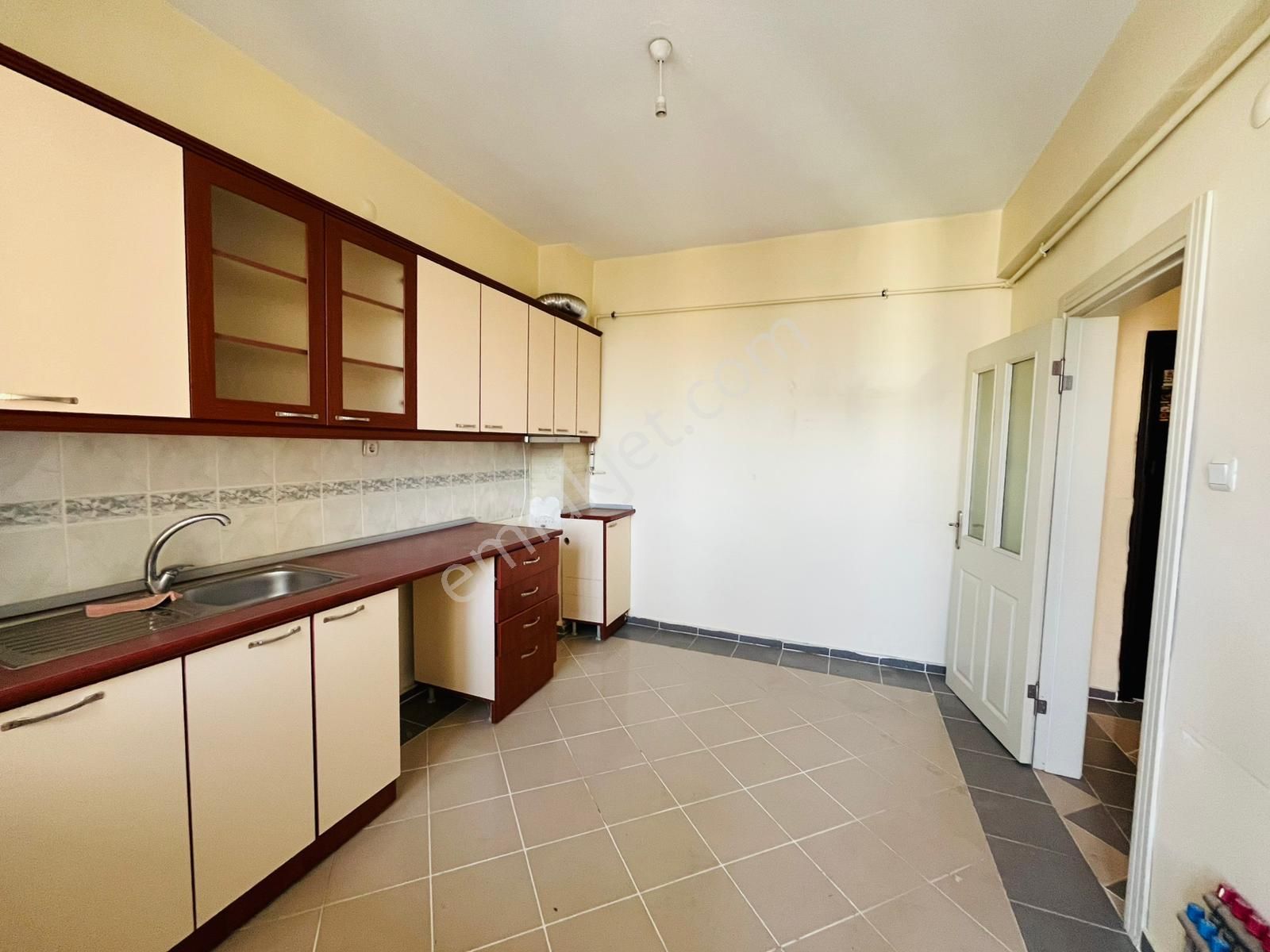 Elisa Gyo//ildem 5 Tramvay Yakını Durukent Sitesi 3+1 Ara Kat Kombili Satılık Fırsat Dairesi - Görsel 14