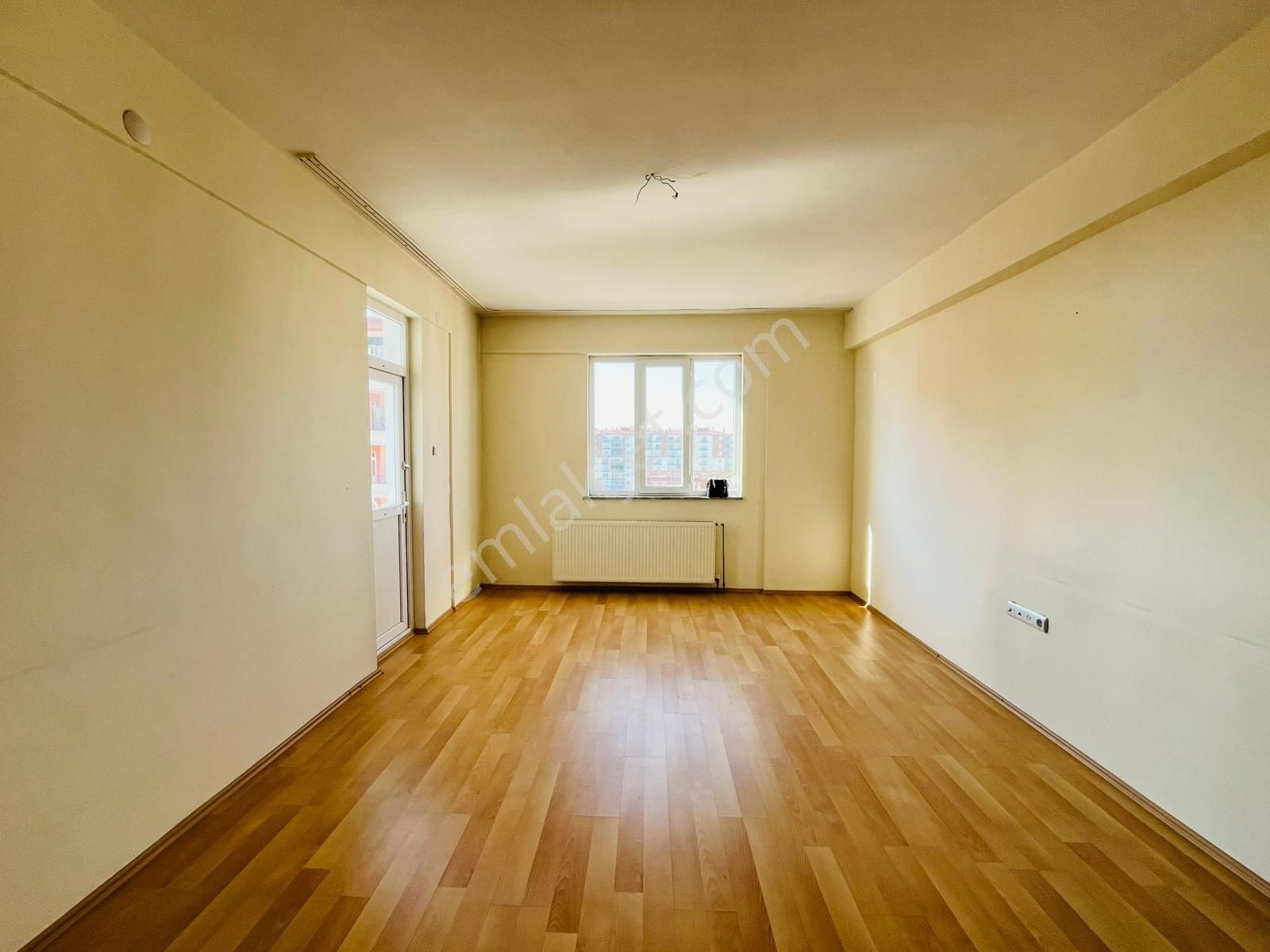 Elisa Gyo//ildem 5 Tramvay Yakını Durukent Sitesi 3+1 Ara Kat Kombili Satılık Fırsat Dairesi - Görsel 2