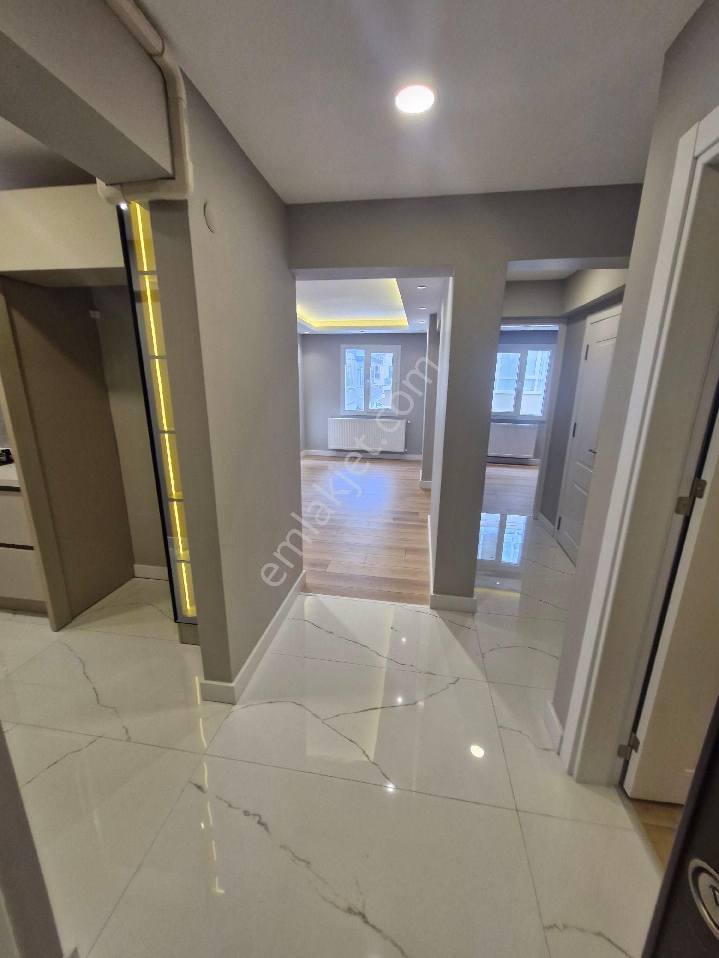 Şehitler Bulvarında Asansörlü 3+1 Ful Tadilatlı Mkd Emlak - Görsel 17