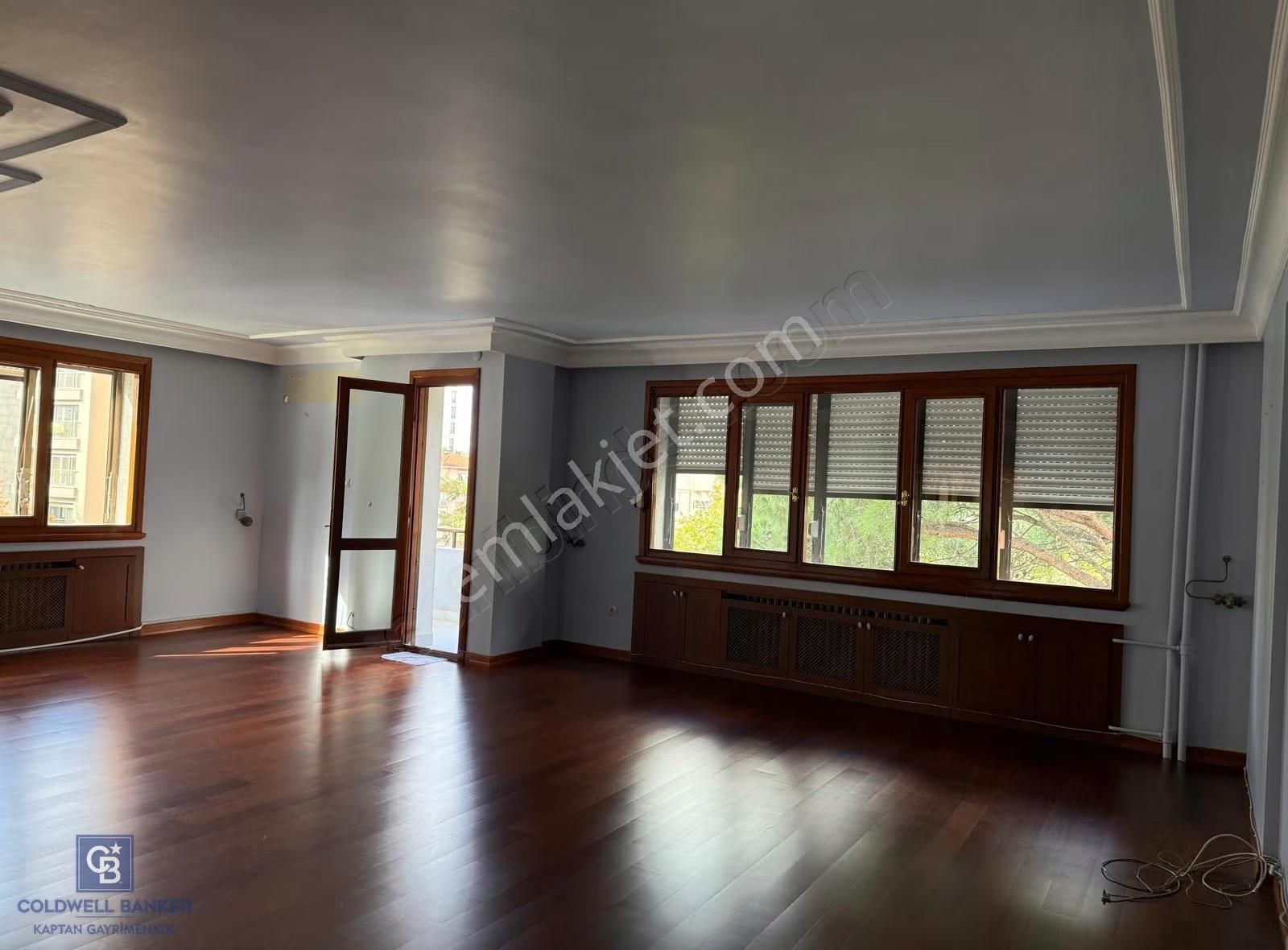 Tütüncü Mehmet Efendi Caddesi Üzerinde Kiralık 4+1 Daire - Görsel 8