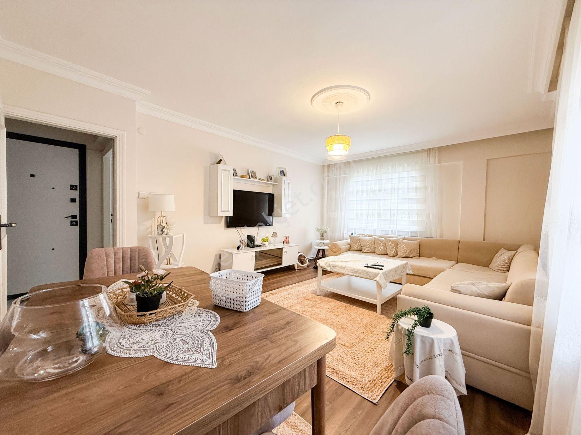 Marcity'den Uefa Kupa Yakını 29 Yıllık Asansörlü 2+1 Ferah Daire - Görsel 3