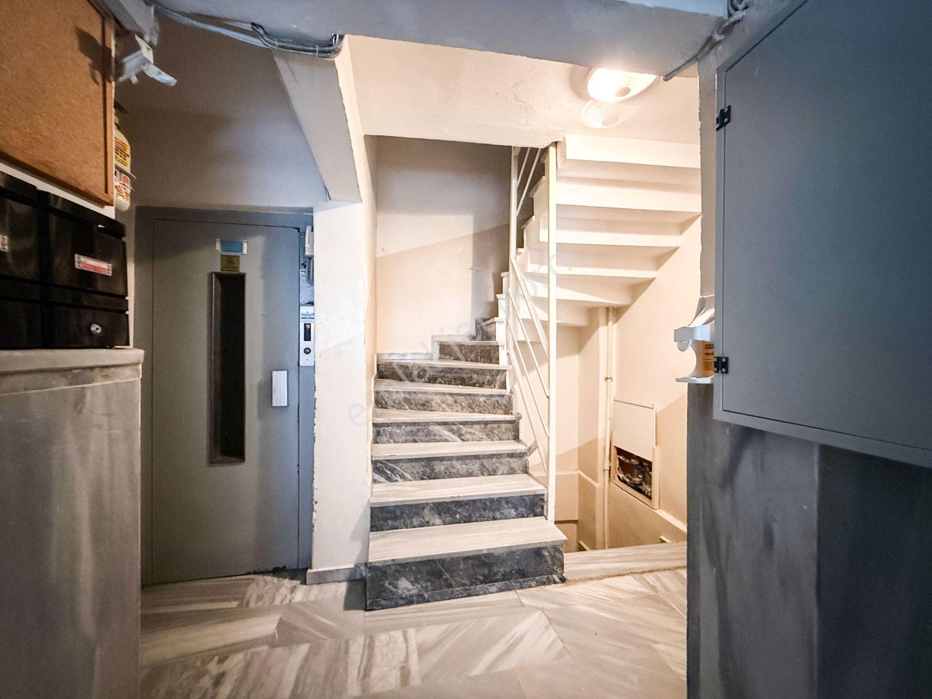 Marcity'den Uefa Kupa Yakını 29 Yıllık Asansörlü 2+1 Ferah Daire - Görsel 28