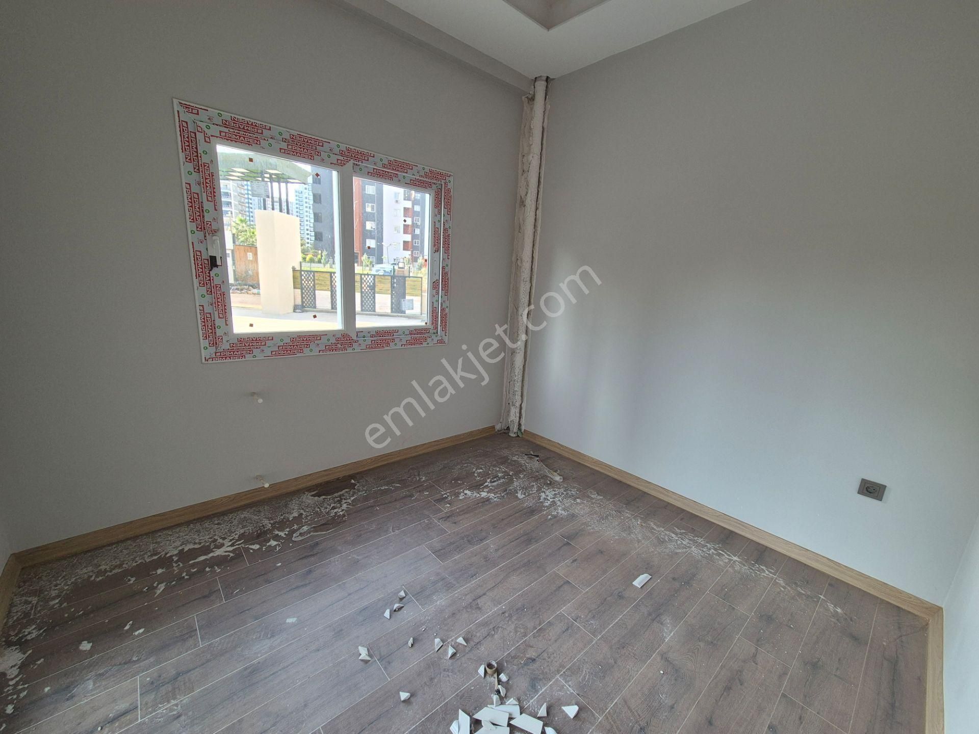 Prestij'den Mezitli Akdeniz'de Güvenlikli Havuzlu Site'de 1+1 Daire - Görsel 3