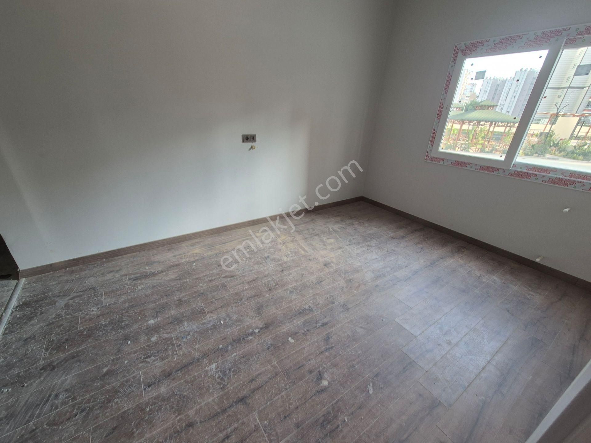 Prestij'den Mezitli Akdeniz'de Güvenlikli Havuzlu Site'de 1+1 Daire - Görsel 5