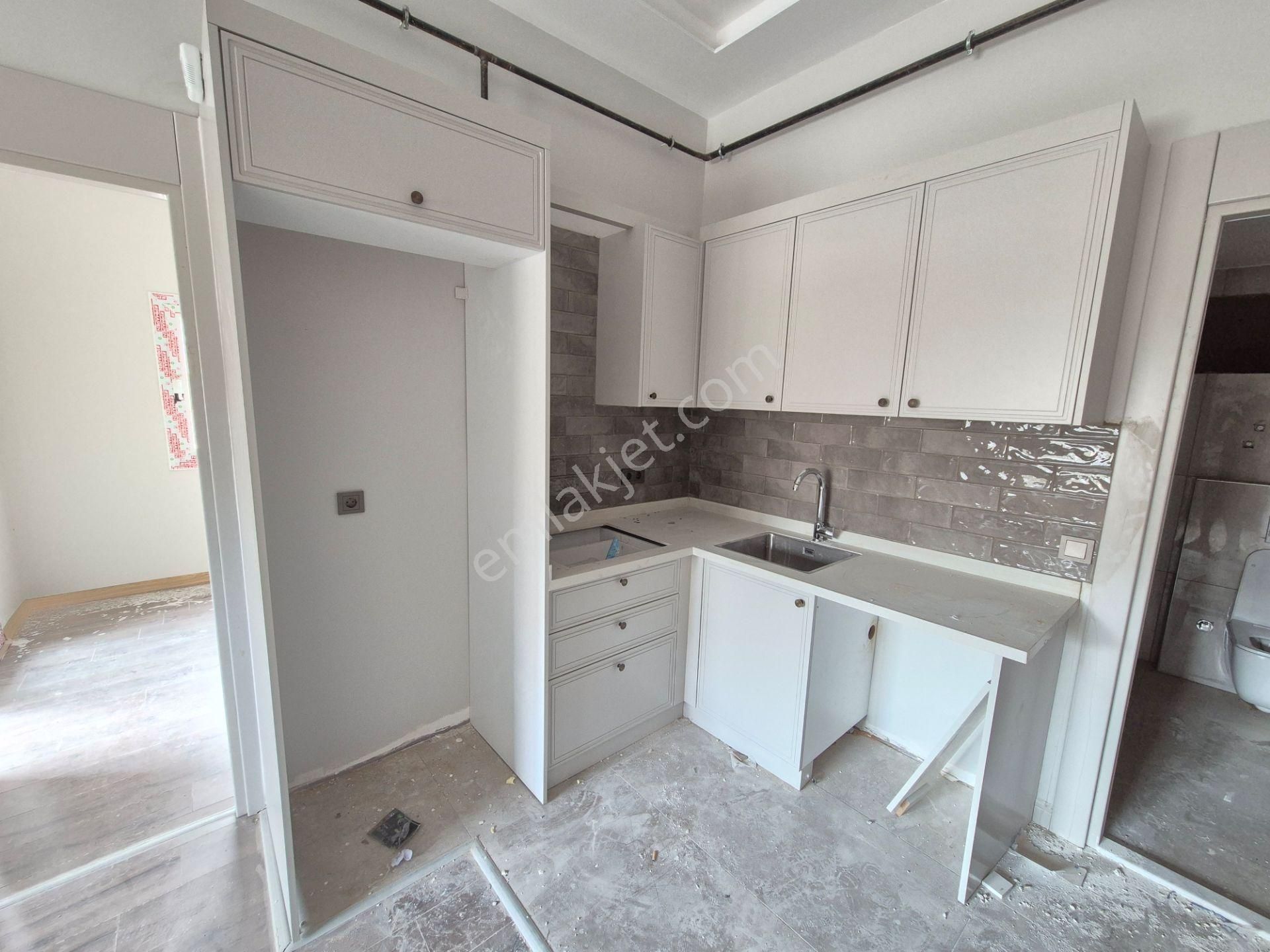 Prestij'den Mezitli Akdeniz'de Güvenlikli Havuzlu Site'de 1+1 Daire - Görsel 8