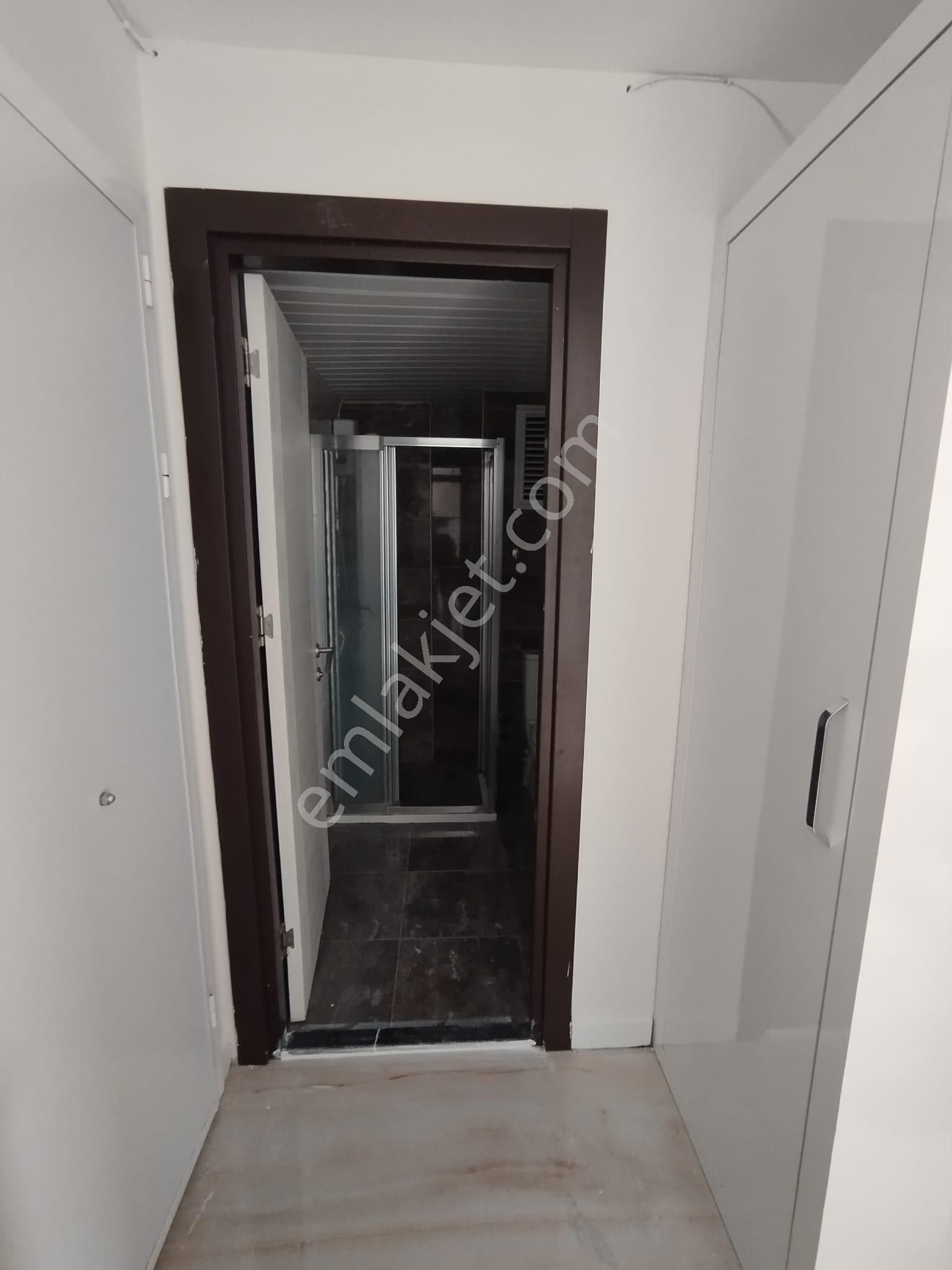 Kenan Evren Bulvarına Yakın Yeni Binada Cephesi Açık Yatırımlık Lüks Daire - Görsel 7