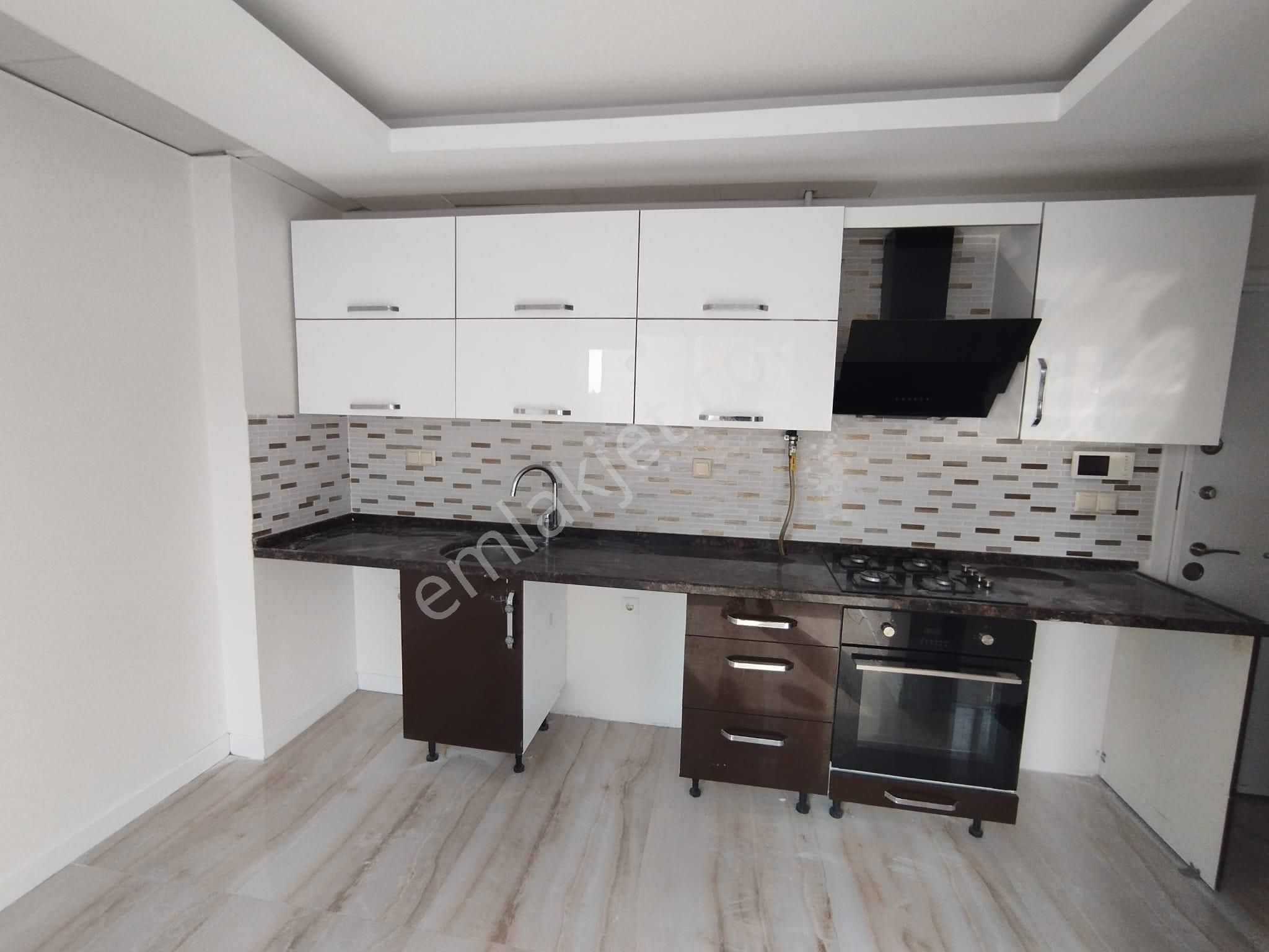 Kenan Evren Bulvarına Yakın Yeni Binada Cephesi Açık Yatırımlık Lüks Daire - Görsel 5