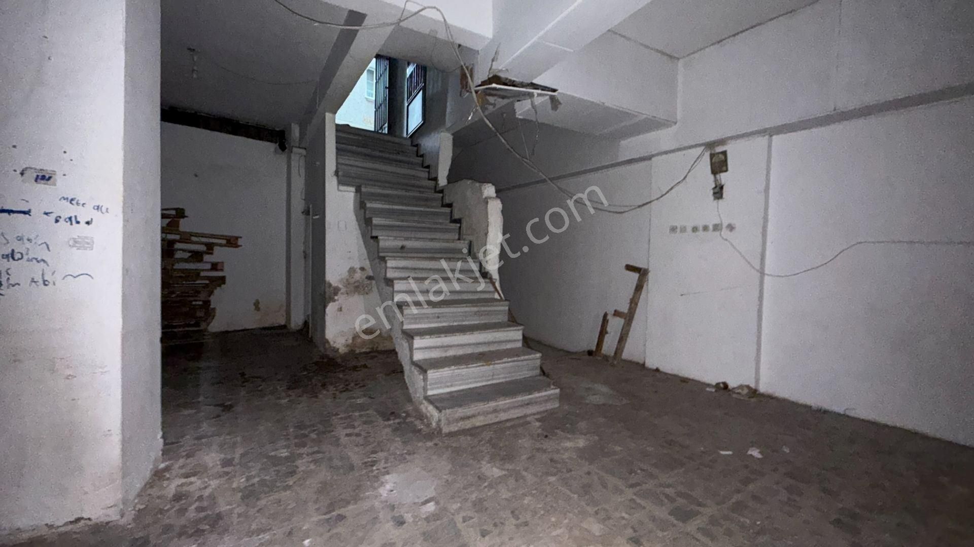 Emlak Uzmanı'ndan Zeytinburnu Telsiz'de Satılık 250 M2 Bodrum Dükkan - Görsel 3