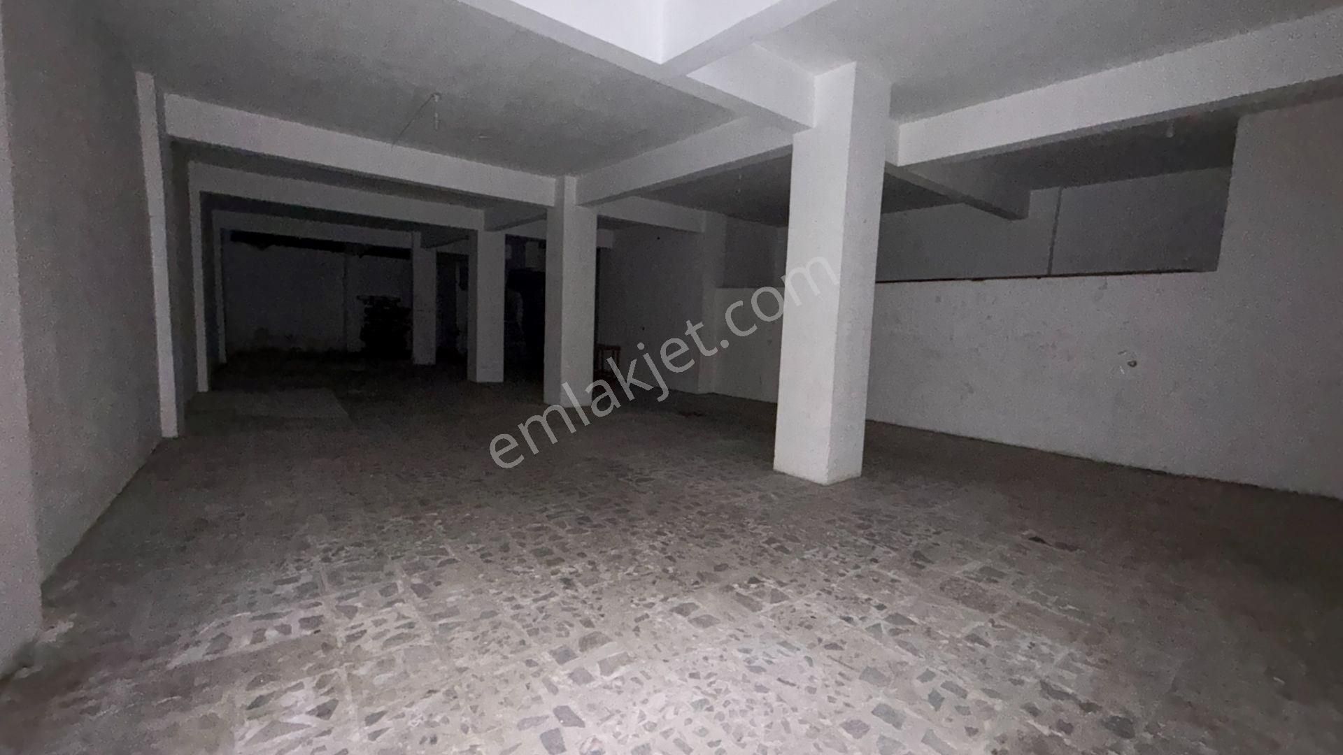 Emlak Uzmanı'ndan Zeytinburnu Telsiz'de Satılık 250 M2 Bodrum Dükkan