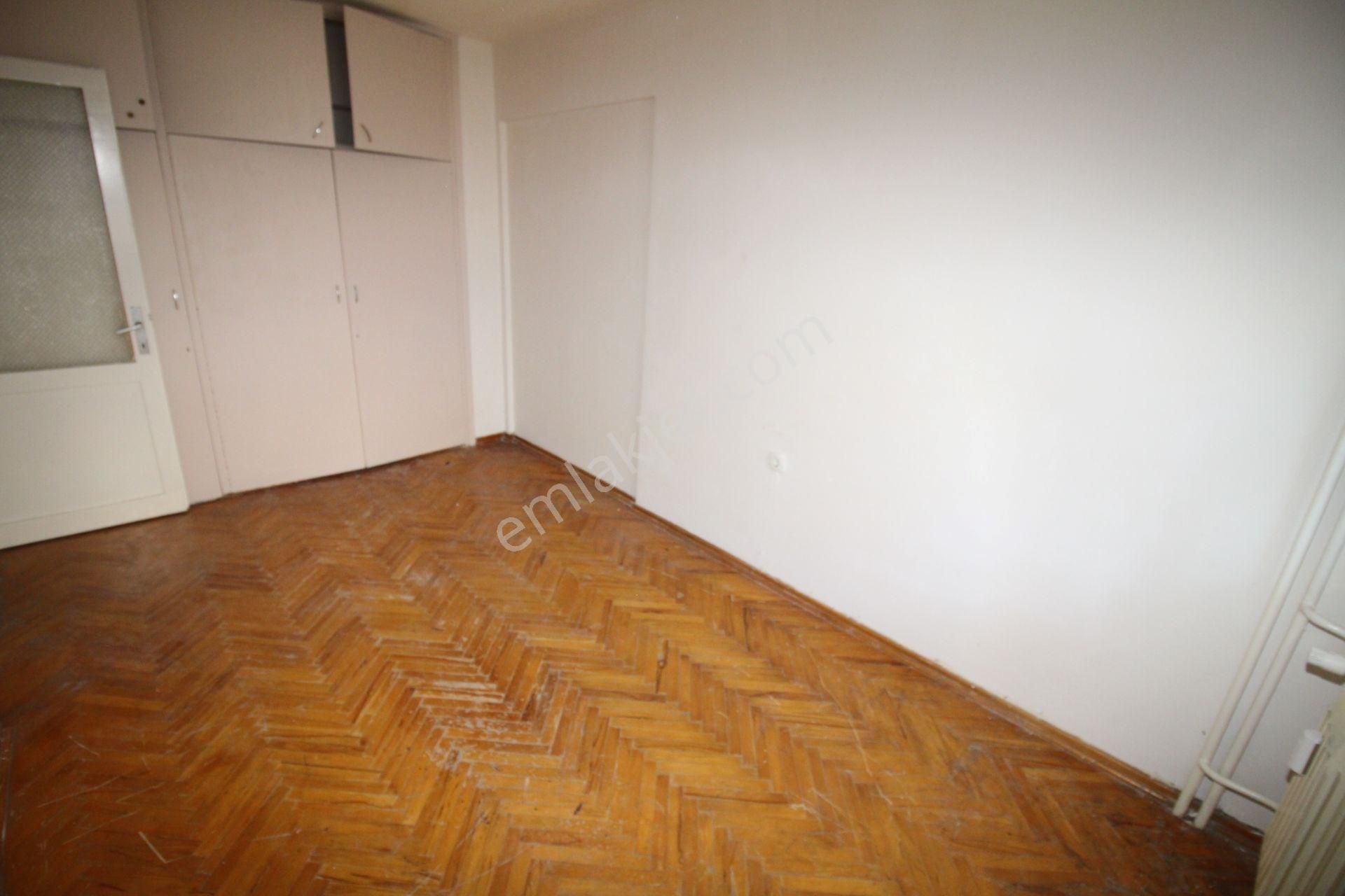 Göztepe Metro Çıkışı Cadde Üzeri Köşe Arakat 3+1 Satlık Daire - Görsel 21