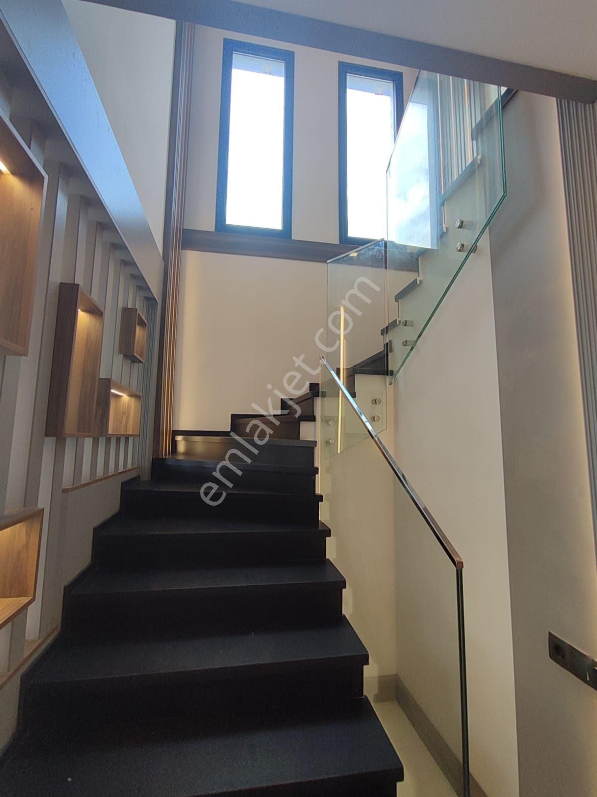 Kuşadası Soğucak'ta Müstakil Özel Havuzlu Ultra Lüks Sıfır 4+1 Villa - Görsel 24