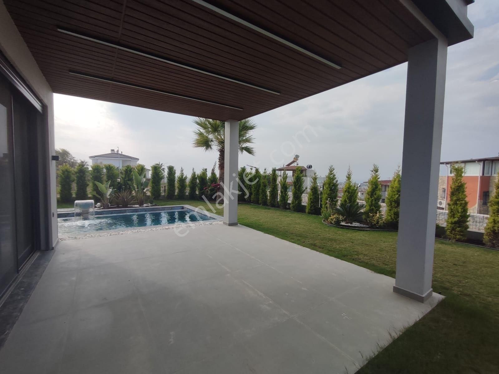 Kuşadası Soğucak'ta Müstakil Özel Havuzlu Ultra Lüks Sıfır 4+1 Villa - Görsel 6