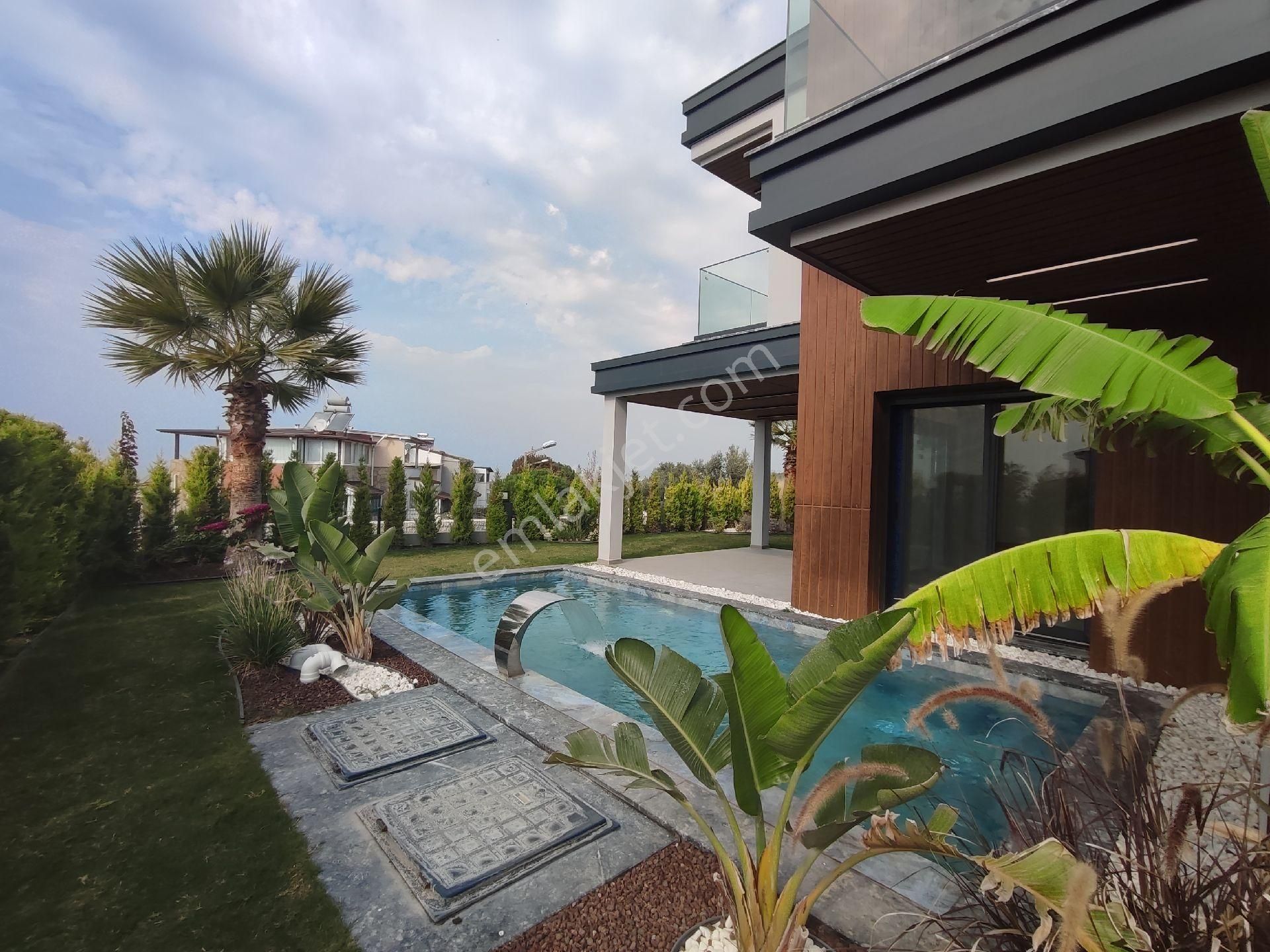 Kuşadası Soğucak'ta Özel Havuzlu 4+1 Ultra Lüks Villa - Görsel 4