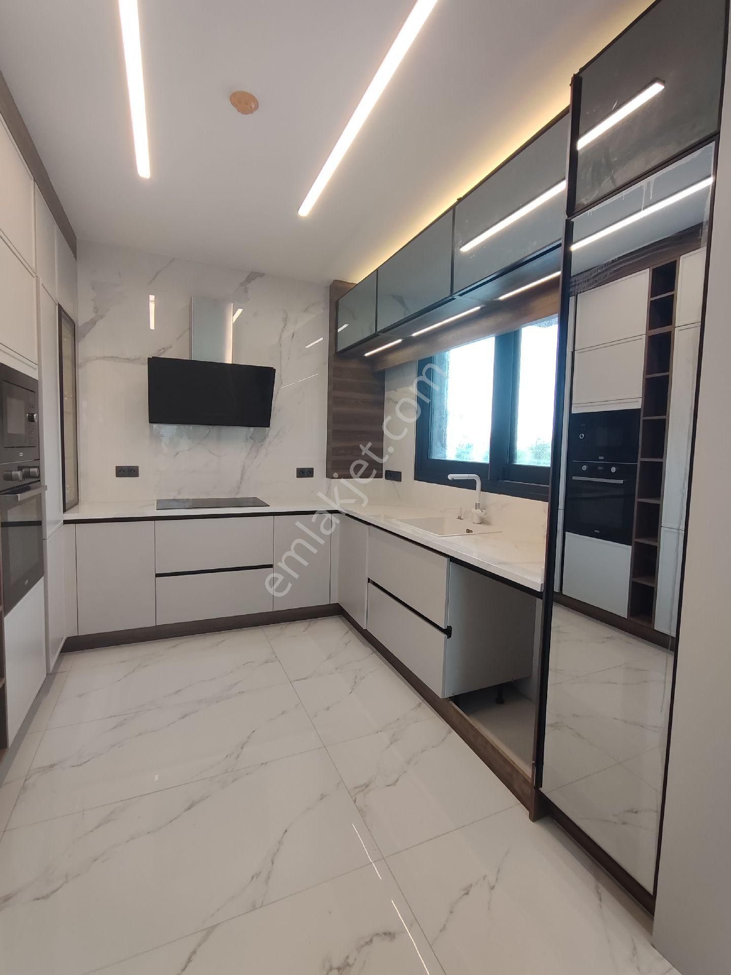 Kuşadası Soğucak'ta Özel Havuzlu 4+1 Ultra Lüks Villa - Görsel 11