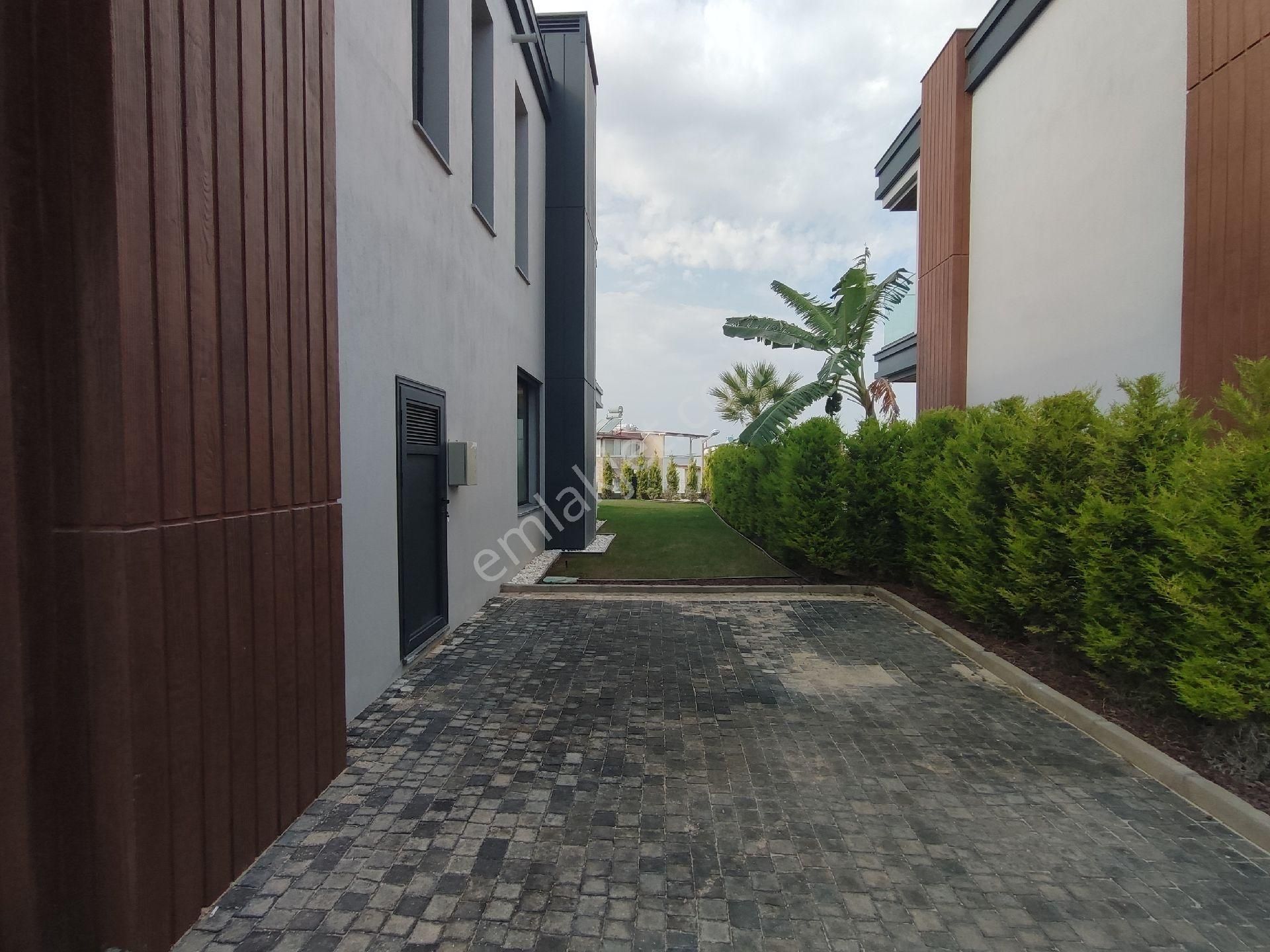 Kuşadası Soğucak'ta Özel Havuzlu 4+1 Ultra Lüks Villa - Görsel 32