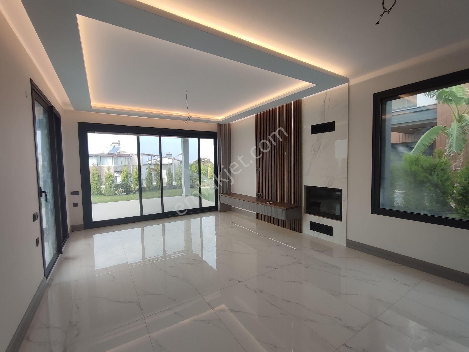 Kuşadası Soğucak'ta Özel Havuzlu 4+1 Ultra Lüks Villa - Görsel 10