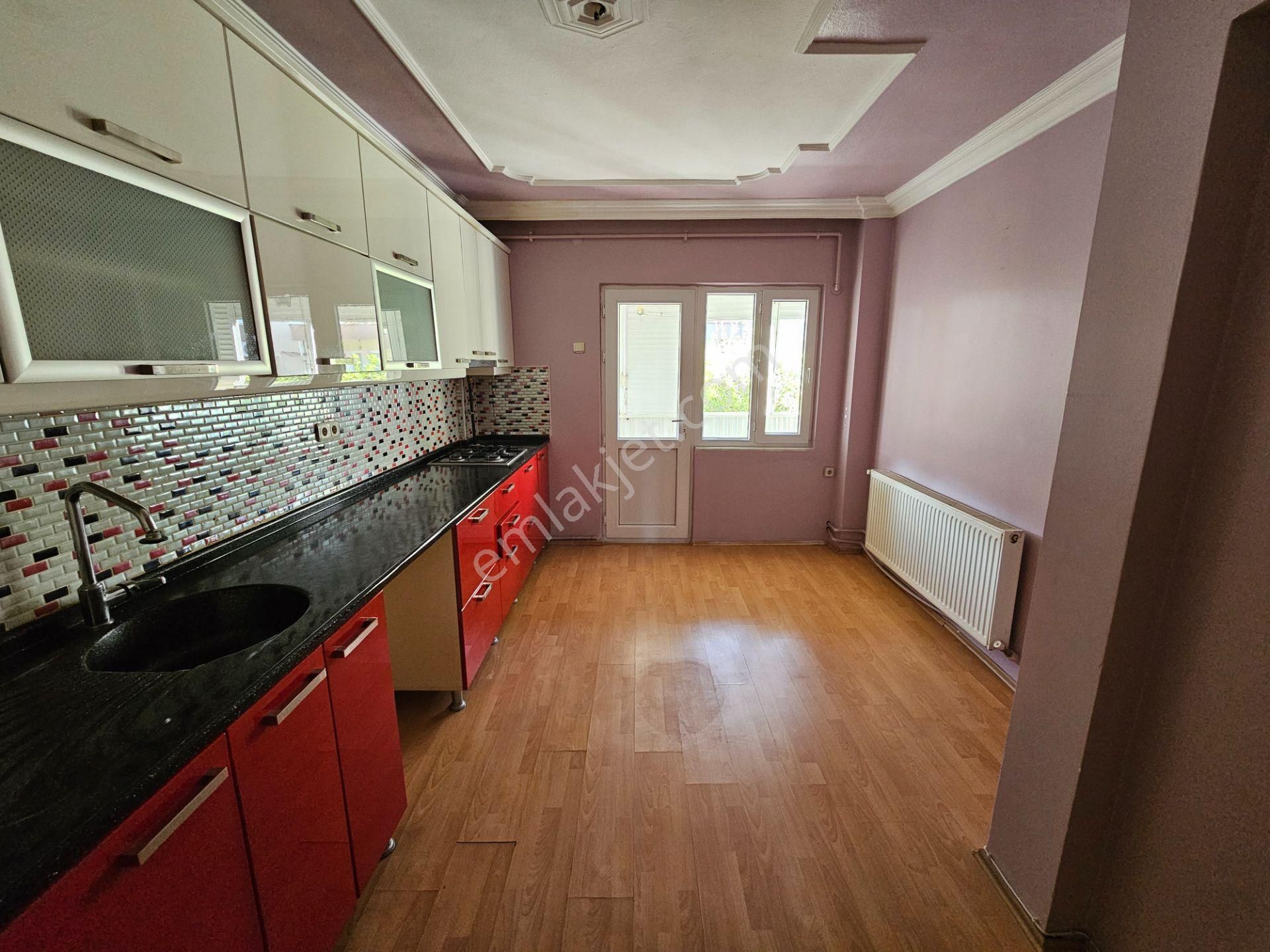 Fatih Mahallesinde Kiralık Doğalgazlı 3+1 Daire - Görsel 26