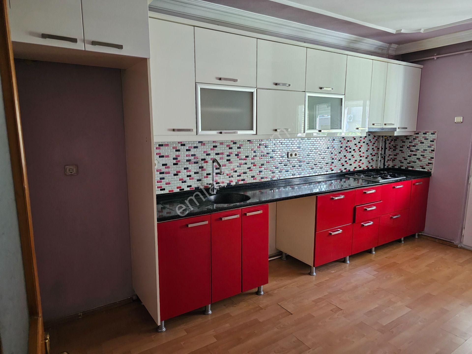 Fatih Mahallesinde Kiralık Doğalgazlı 3+1 Daire - Görsel 25