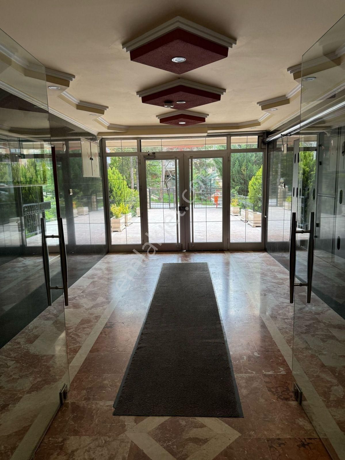 Çukurambar'da 4+1 Kiralık Ultra Lüks Mimar Tasarımlı Yapılı Ofis - Görsel 3