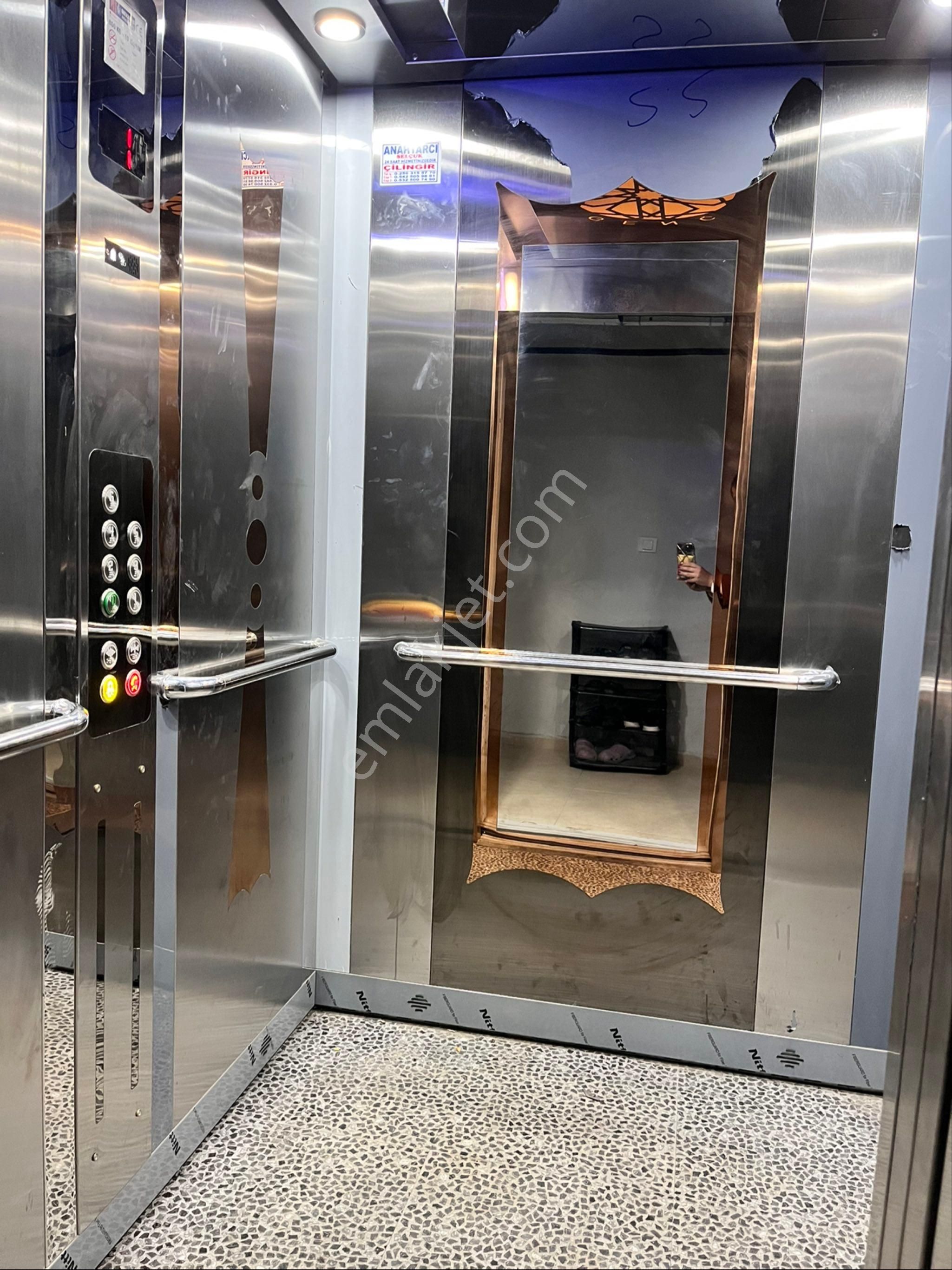 Yeşil Mahallede Cadde Üzeri Satılık Daire - Görsel 15