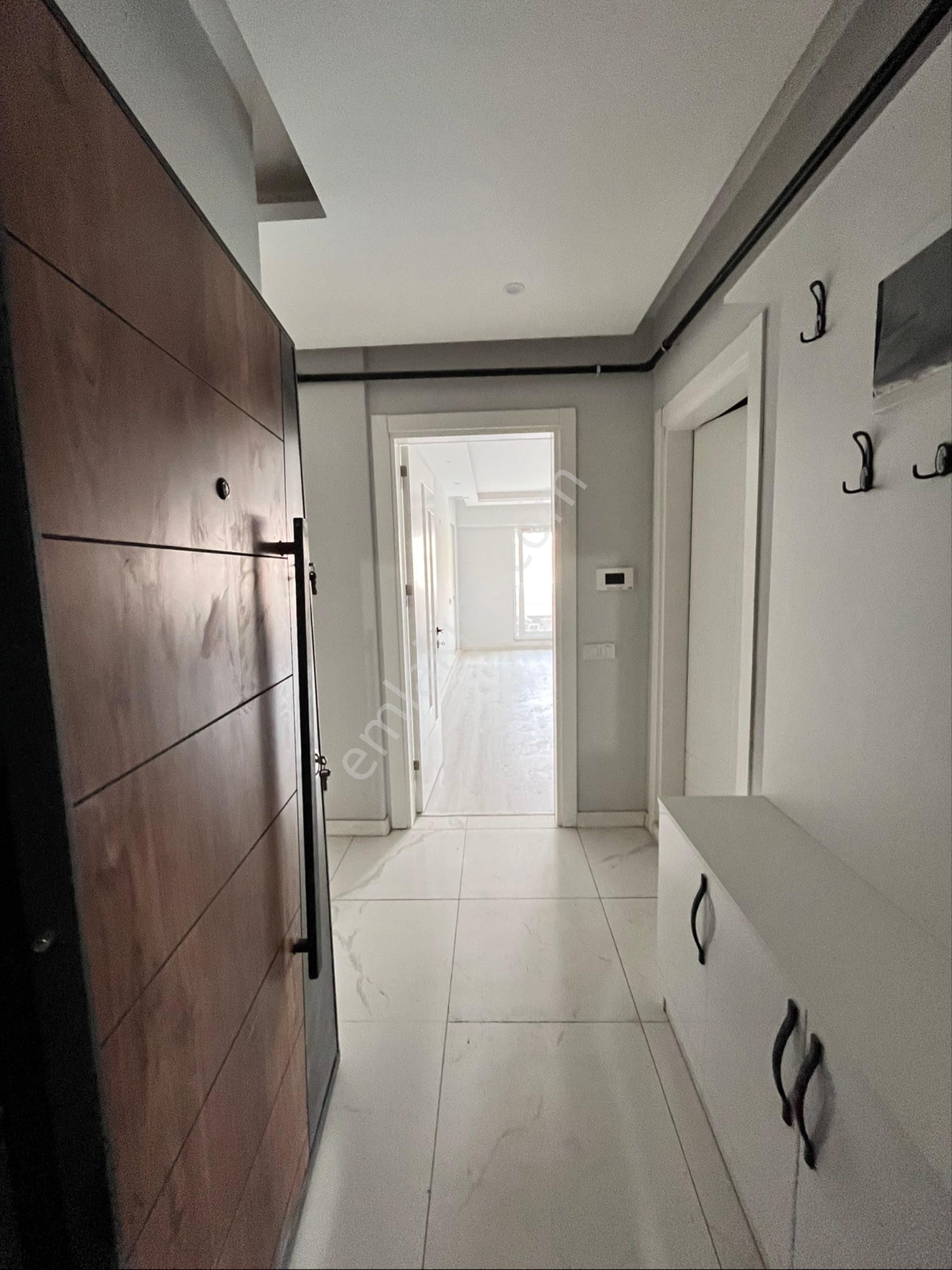 Yeşil Mahallede Cadde Üzeri Satılık Daire - Görsel 3