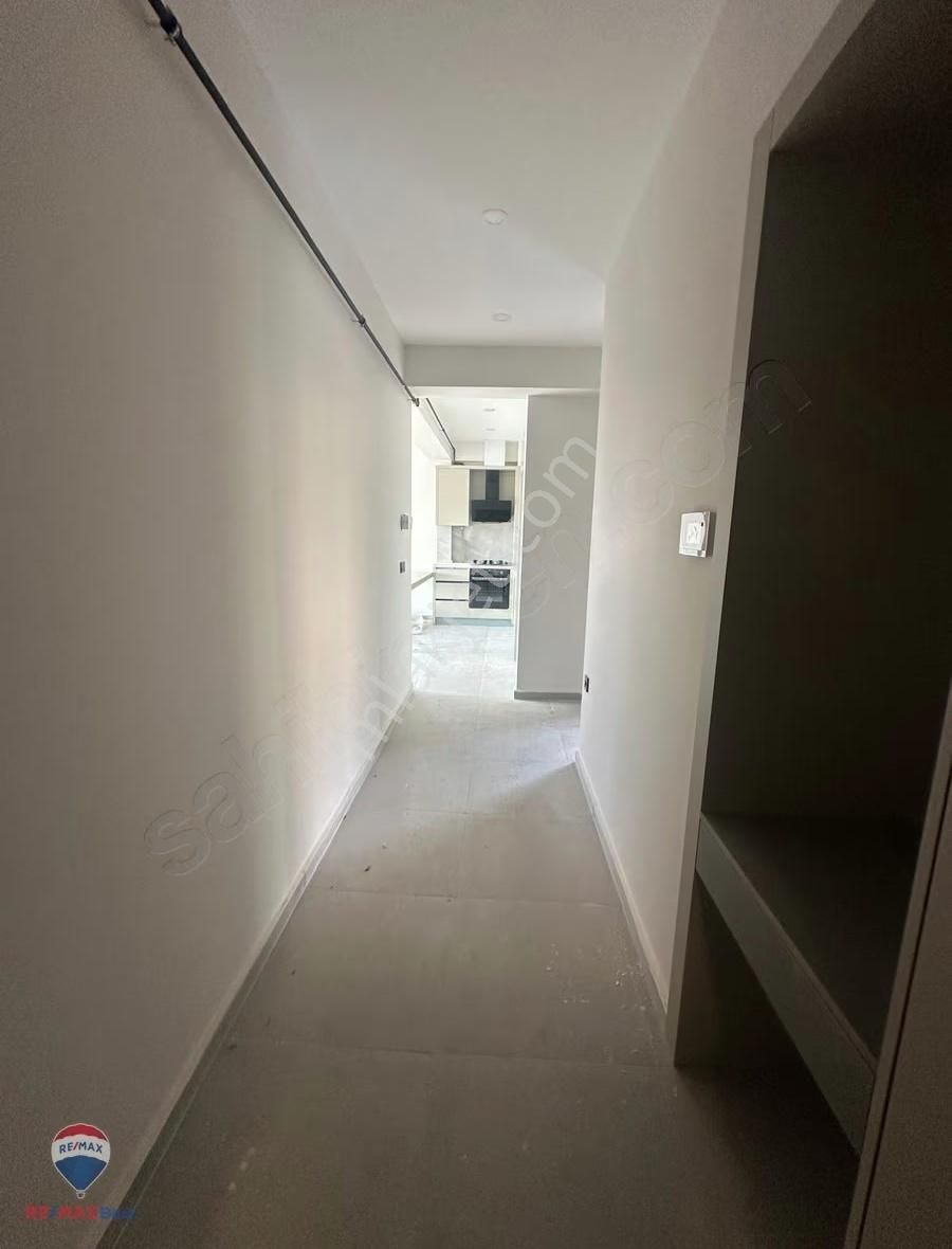 35 Bayraklı Onur Mahallesınde Havuzlu Sıtede Lüks Satılık Daıre - Görsel 28