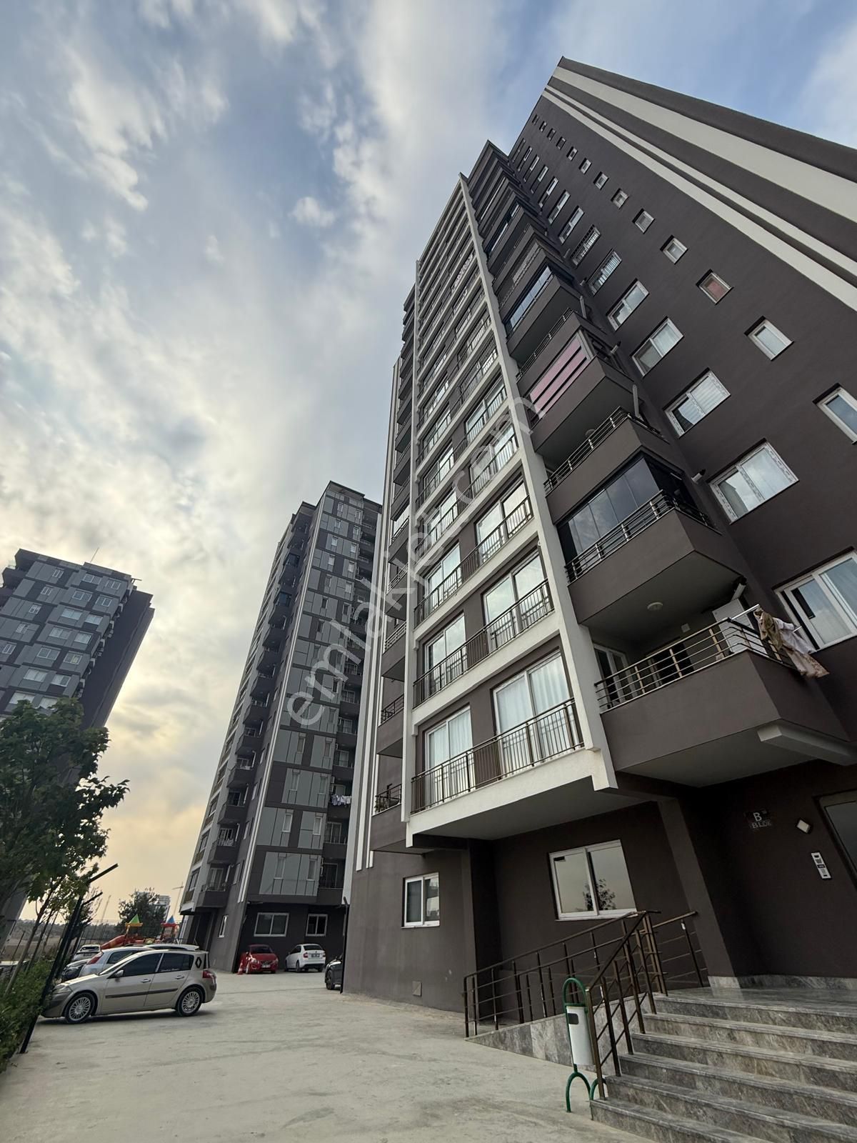 İz'den Bulvar Üzeri Site Nizamiye Havuz Dahil Site Konsept - Görsel 11