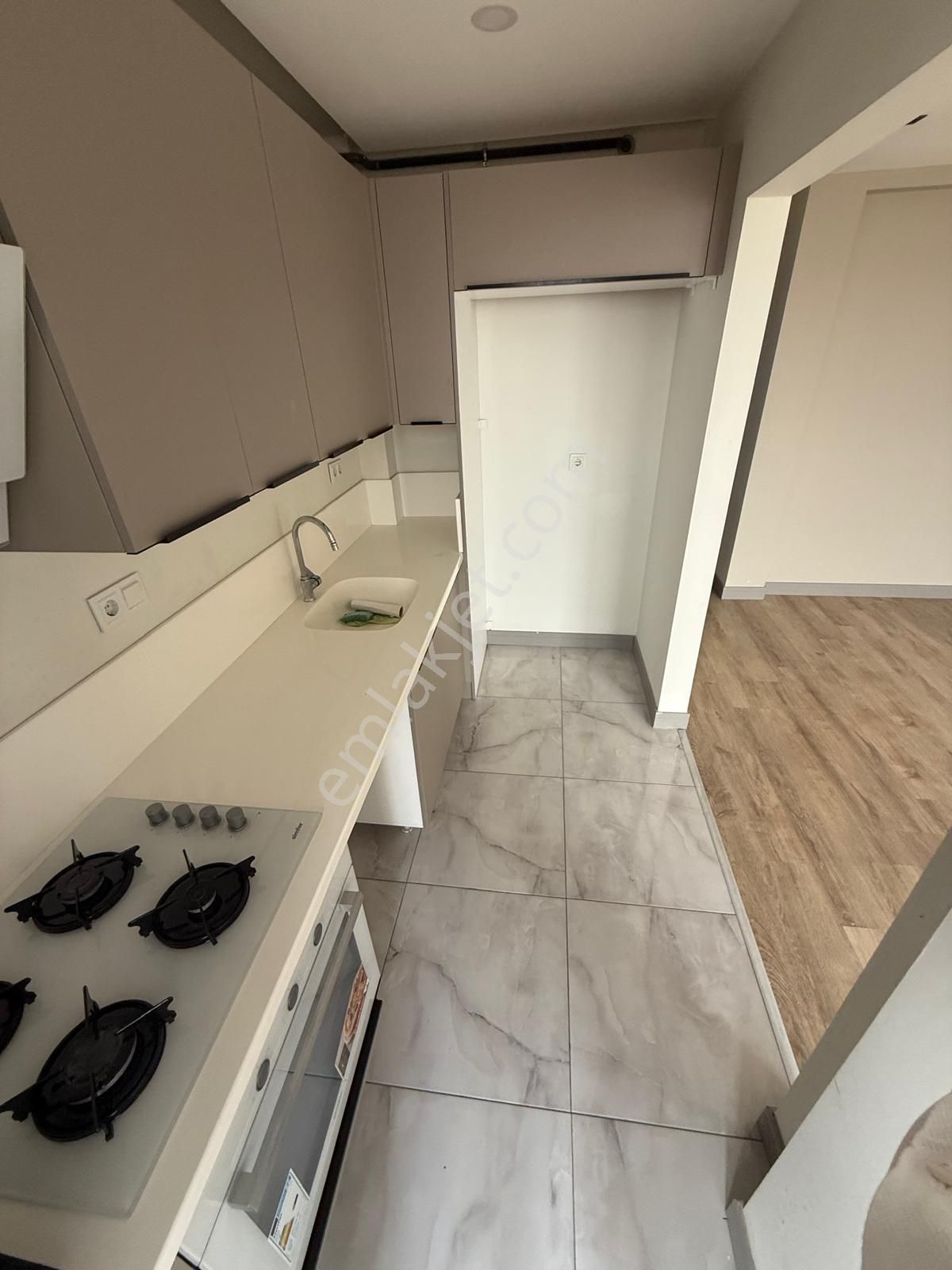 İz'den Bulvar Üzeri Site Nizamiye Havuz Dahil Site Konsept - Görsel 5