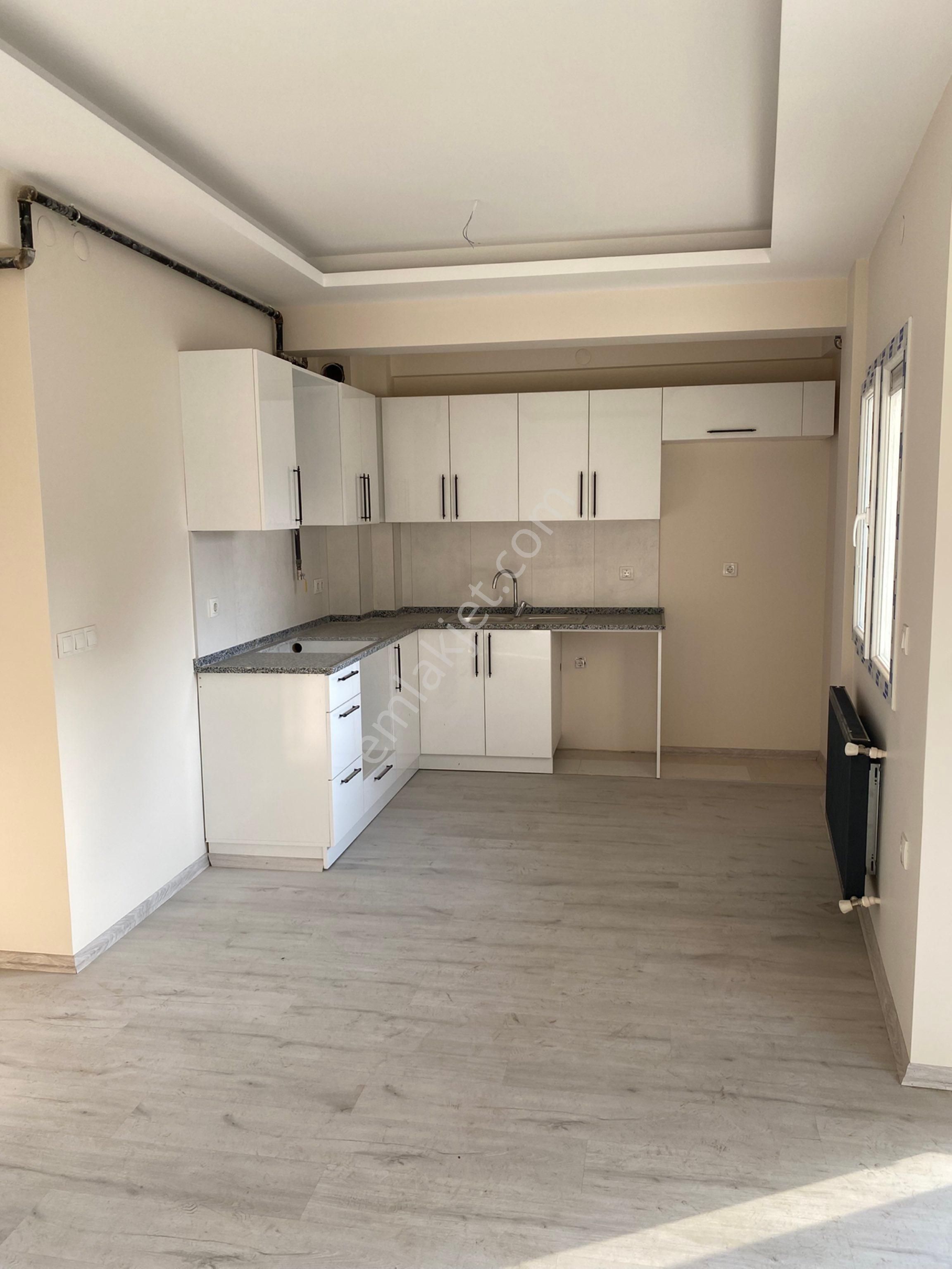 Erzene Mahallesinde 3 Cepheli 2+1 - Görsel 12