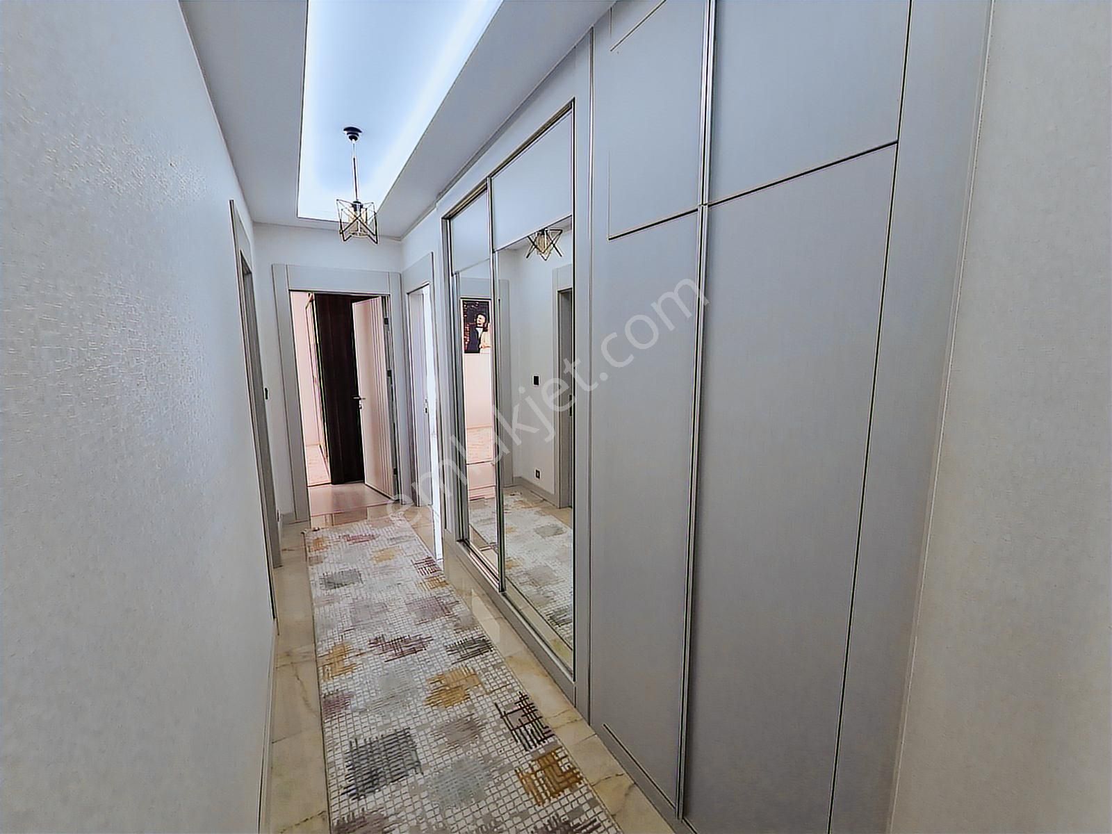 Harikan Lokasyon Anadolu Vizyon'da Güvenlikli Teras Balkonlu 4+1 - Görsel 13