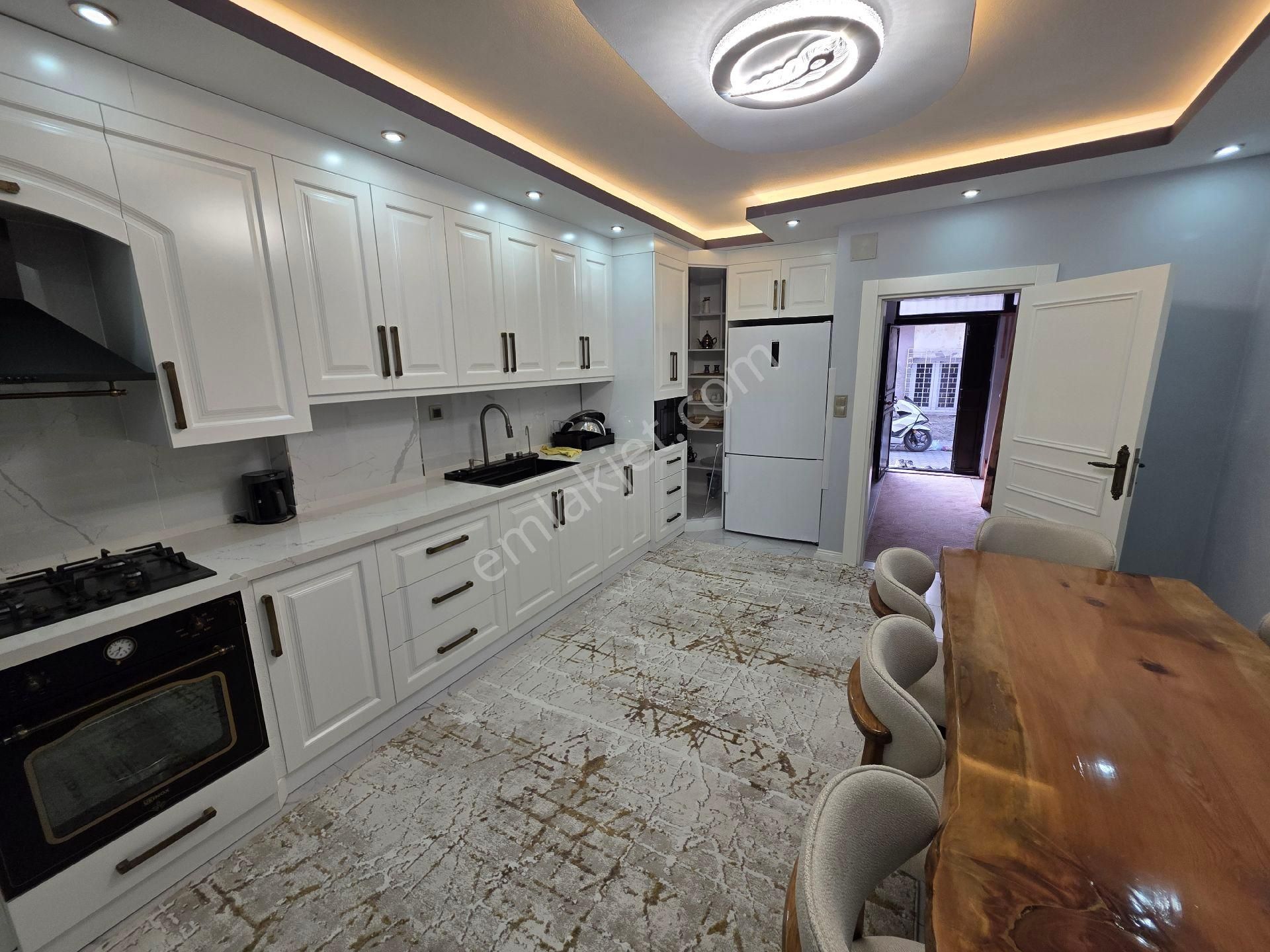 Gülpınar'da Triplex Her Noktası Özenle İnce İşçilik İle Yapılmış Yeni Yapıdır - Görsel 28