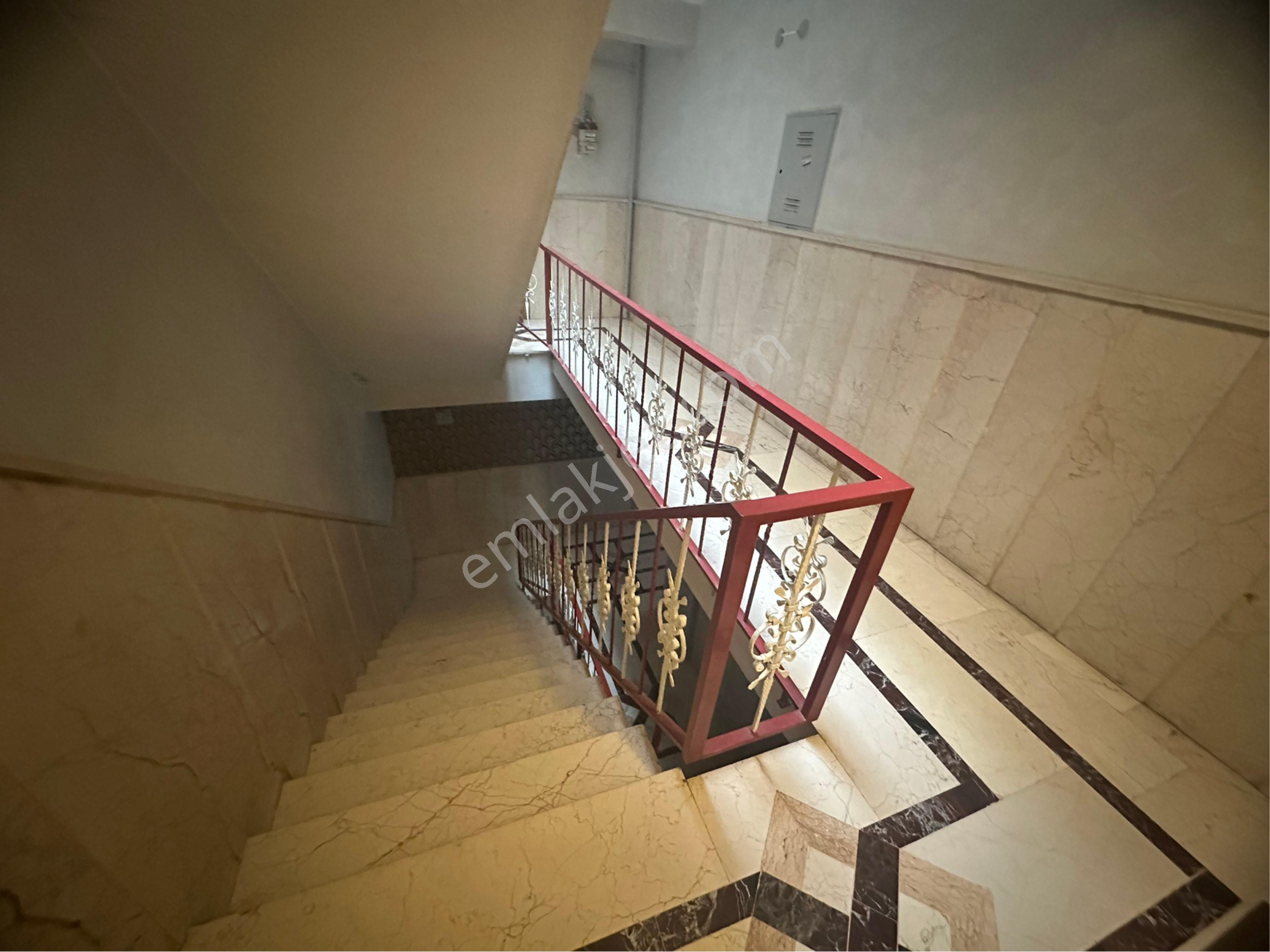 Mecidiye Metrosunun Dibinde 3+1 Geniş Kiralık Daire - Görsel 20