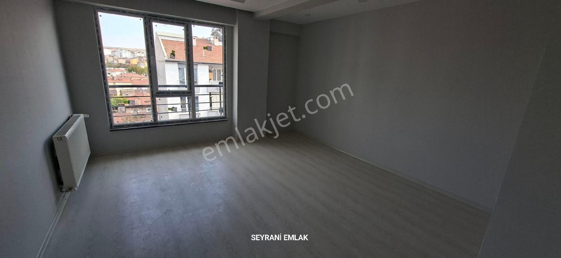 Develi Çarşı Merkezinde Satılık 3+1 Çok Geniş Orta Kat - Görsel 3