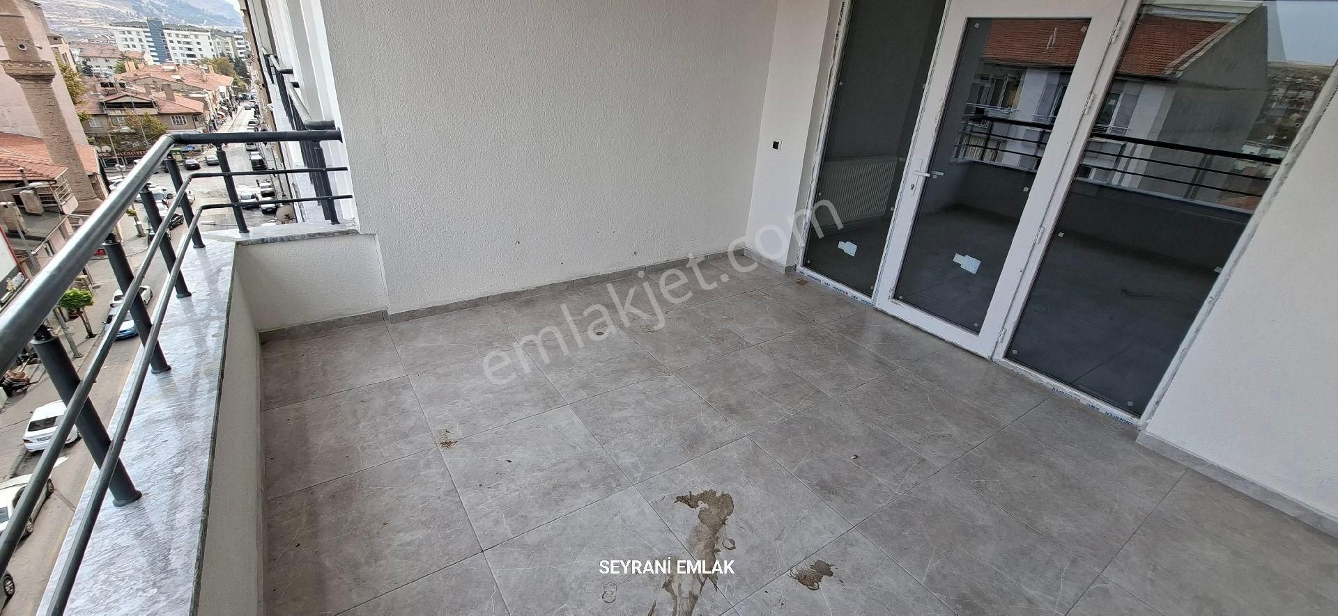 Develi Çarşı Merkezinde Satılık 3+1 Çok Geniş Orta Kat - Görsel 14