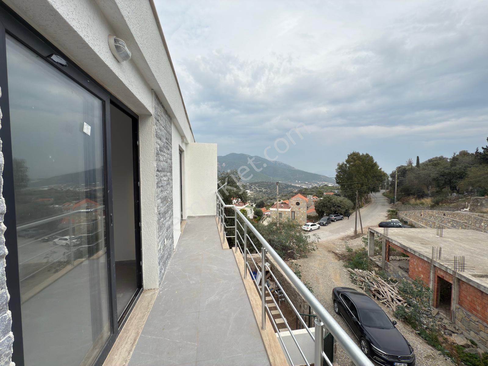 Yakaköy'de Satılık 2+1 Üst Kat Daire - Görsel 9