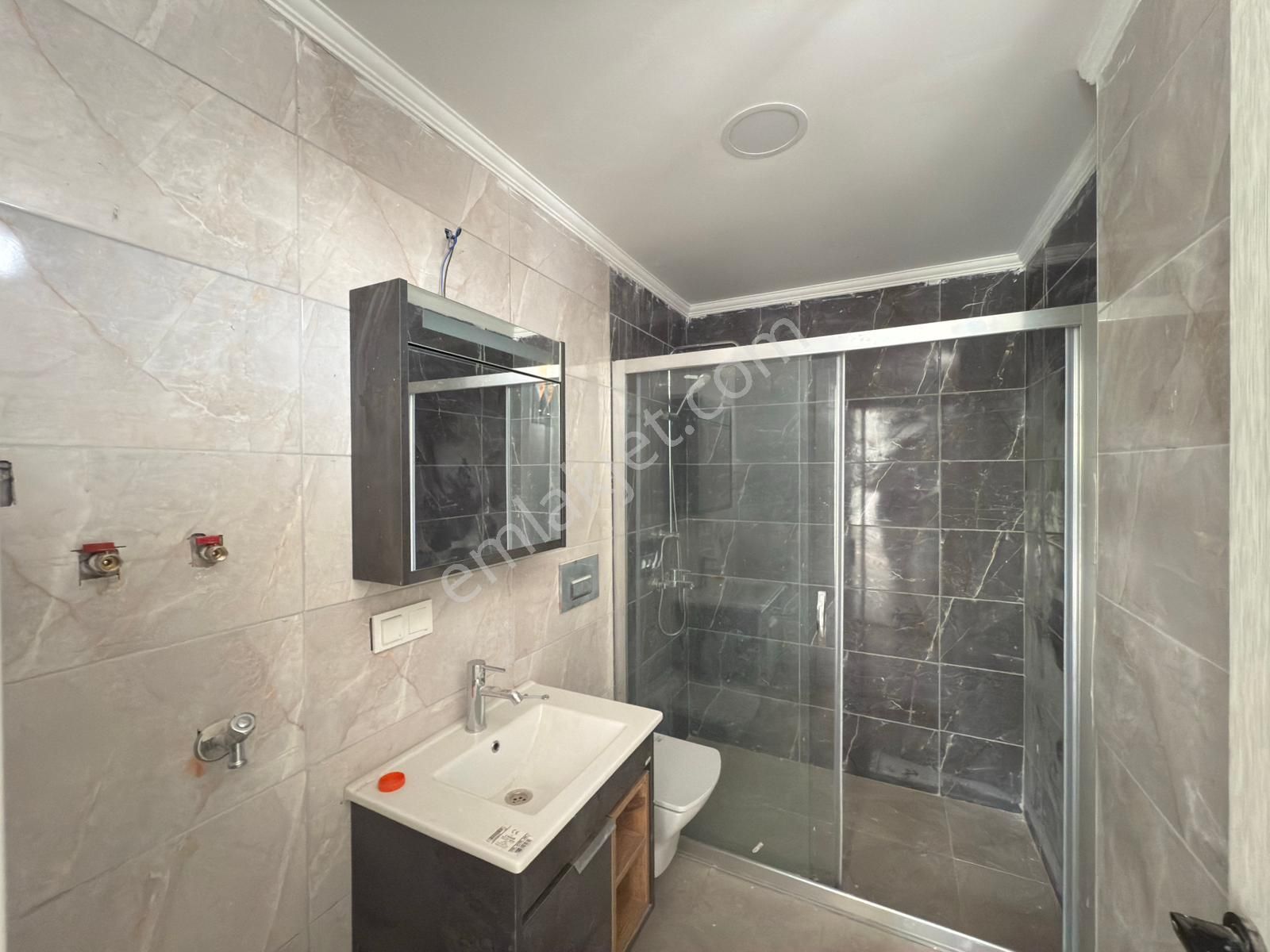 Yakaköy'de Satılık 2+1 Üst Kat Daire - Görsel 12