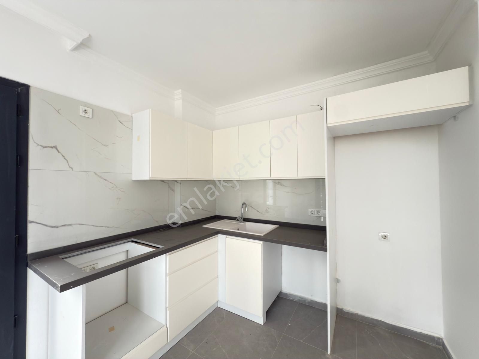 Yakaköy'de Satılık 2+1 Üst Kat Daire - Görsel 8