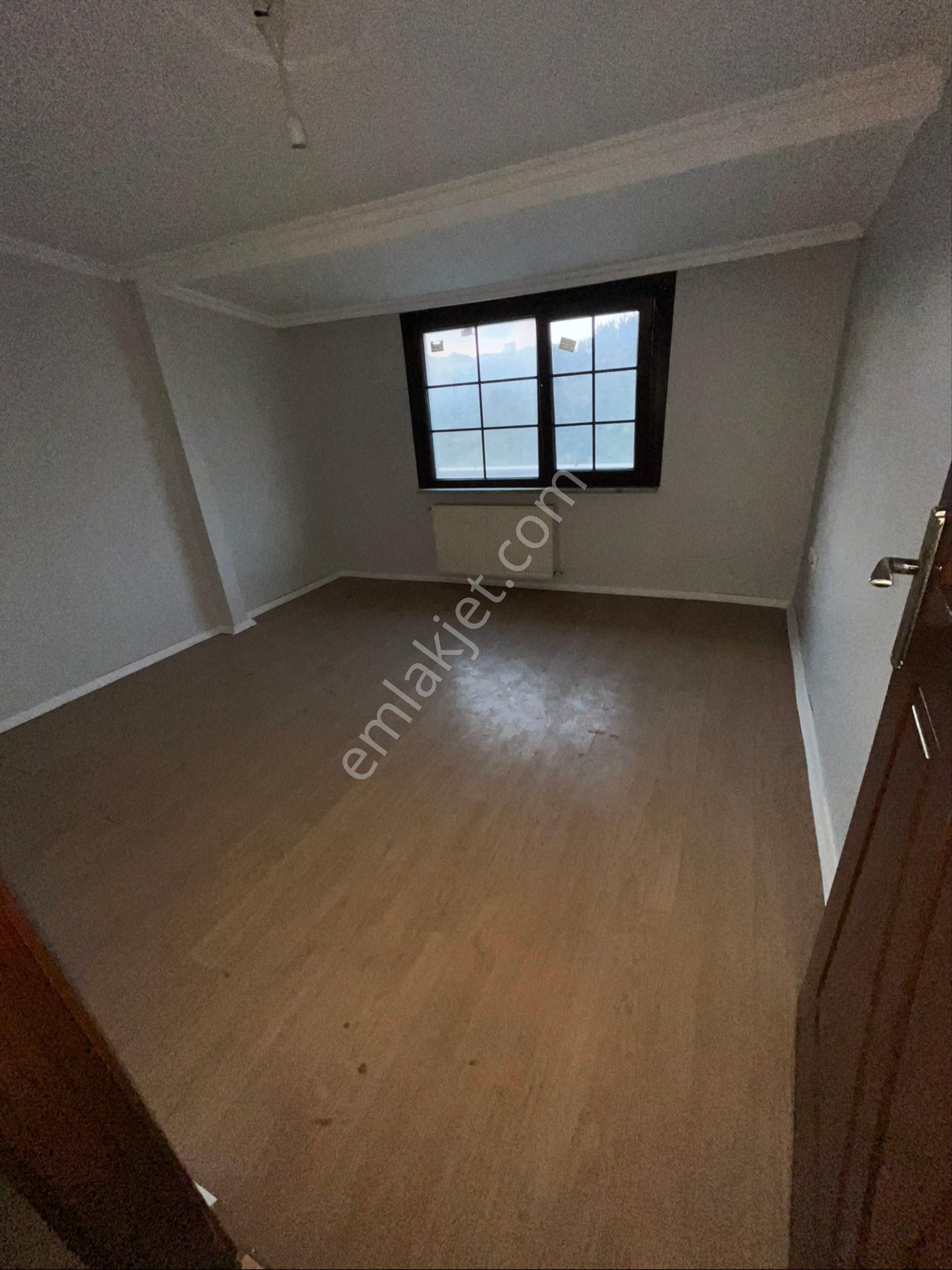 Ümraniye Çakmak Varan Caddesi Uzerinda 2+1 Kiralik Daire Engi Bina - Görsel 5