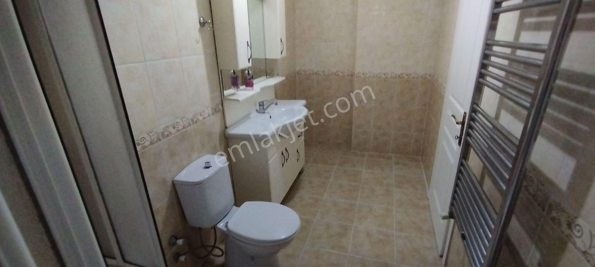 Sakarya Zümrüt Emlak'tan Camilide Valilik Yanında 3+1,120 M2 .kiralık Daire - Görsel 18