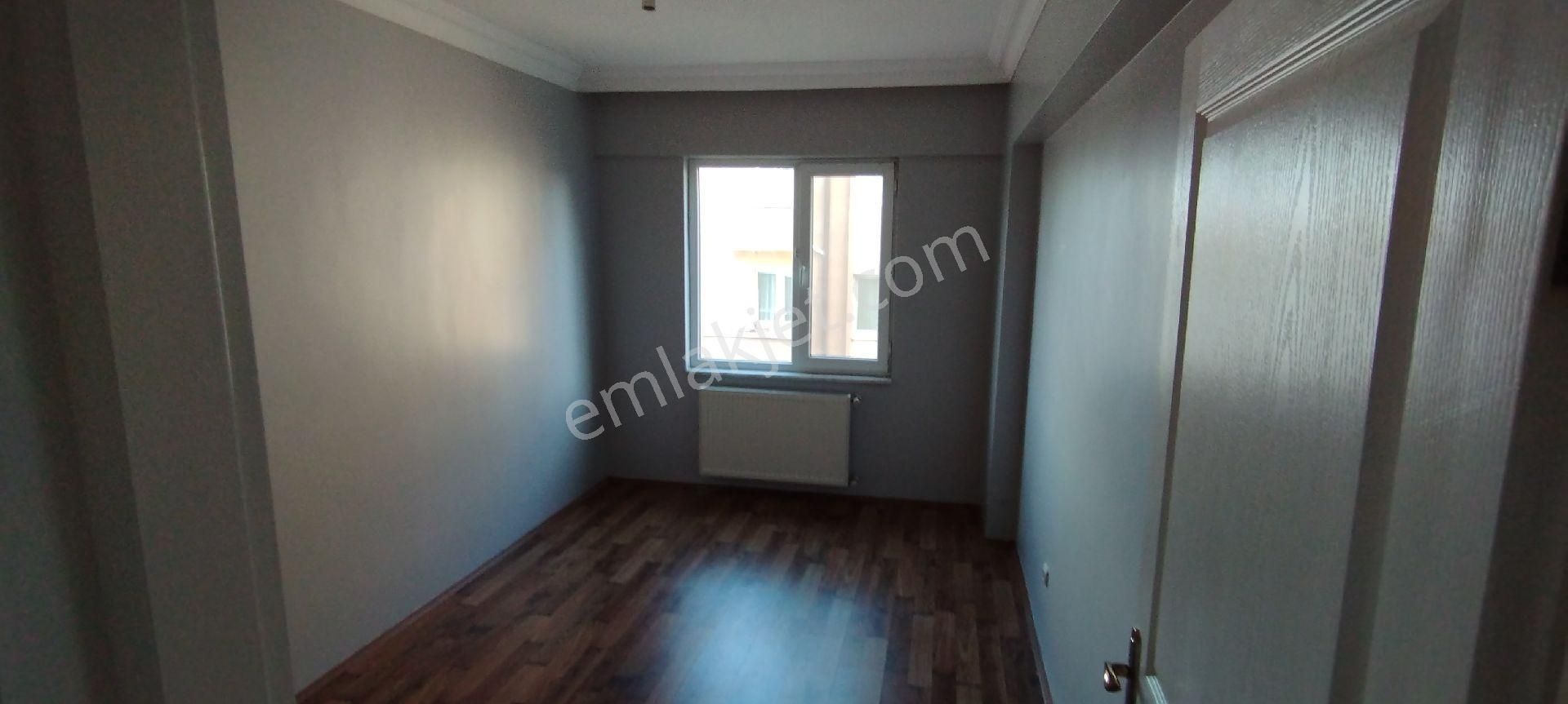 Sakarya Zümrüt Emlak'tan Camilide Valilik Yanında 3+1,120 M2 .kiralık Daire - Görsel 12